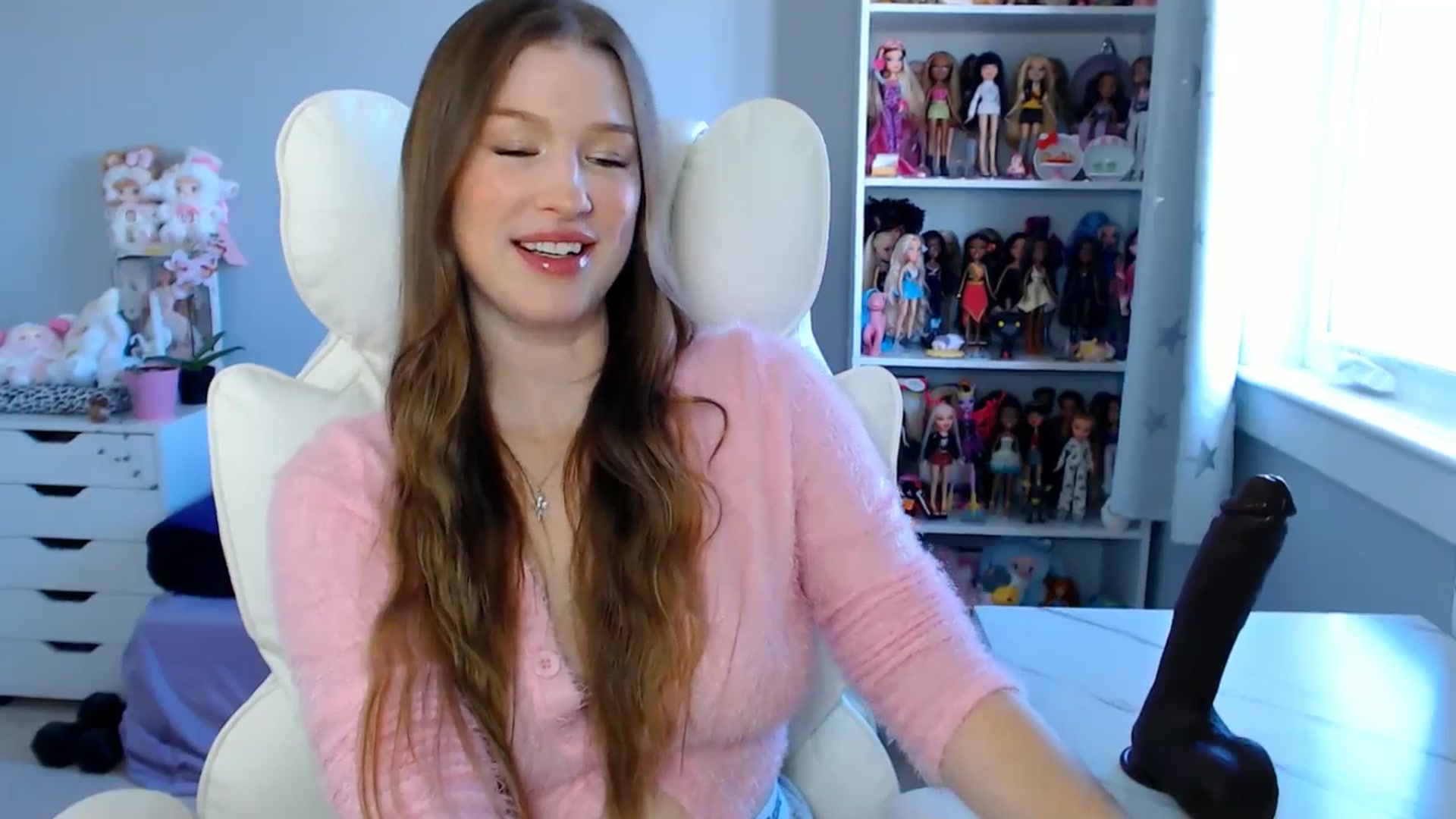Gallery image thumbnail from GemmaMinx's myfreecams stream on, 10/09/2025, 19:57 image 5 of 20