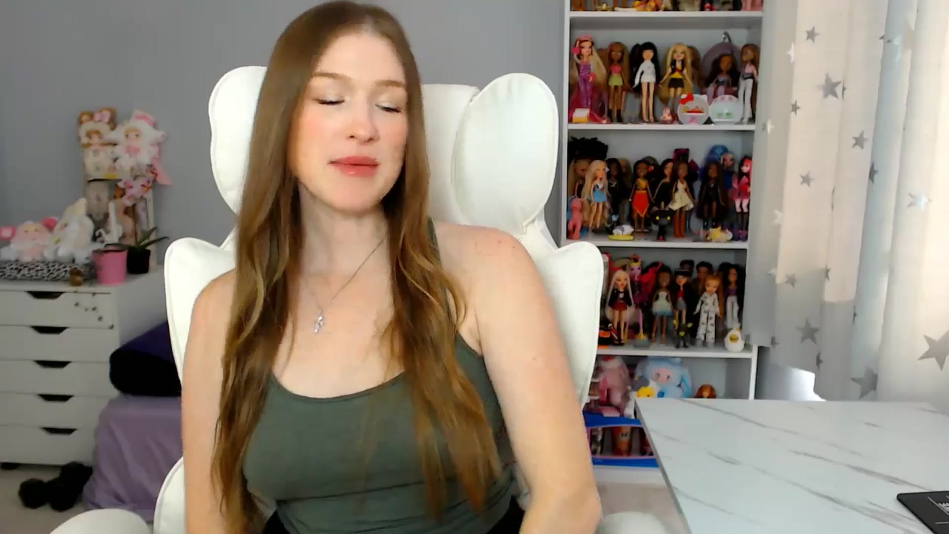 Gallery image thumbnail from GemmaMinx's myfreecams stream on, 10/14/2025, 18:57 image 20 of 20