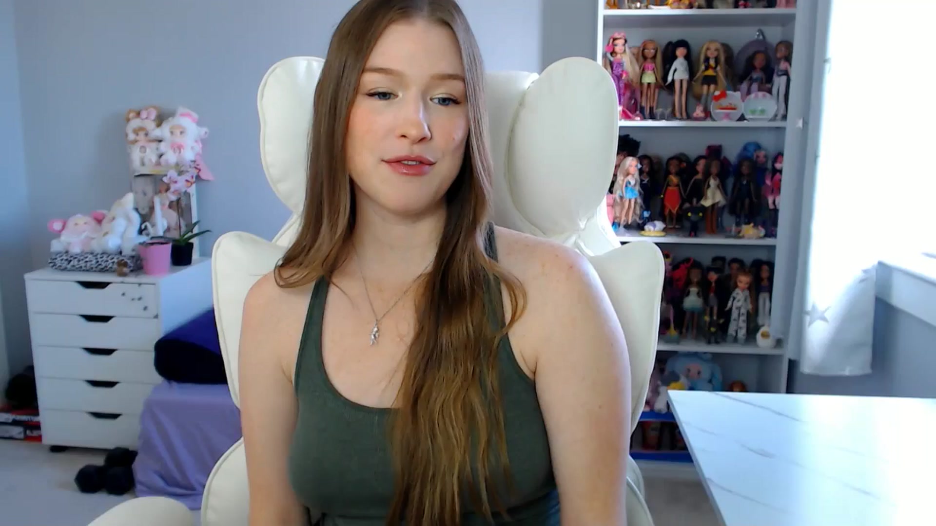 Gallery image thumbnail from GemmaMinx's myfreecams stream on, 10/14/2025, 18:57 image 2 of 20