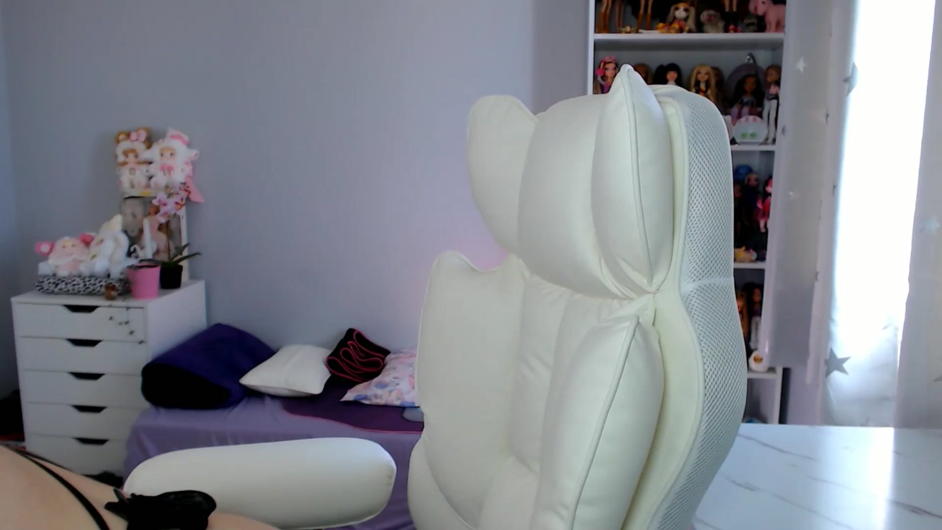Gallery image thumbnail from GemmaMinx's myfreecams stream on, 10/15/2025, 17:51 image 20 of 20