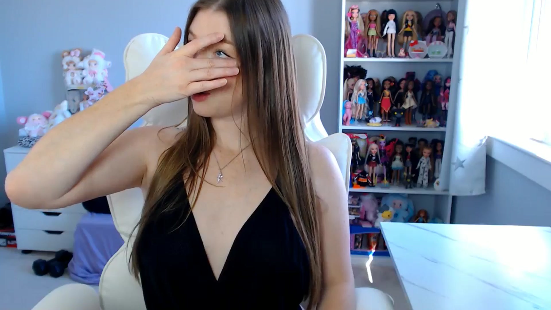 Gallery image thumbnail from GemmaMinx's myfreecams stream on, 10/15/2025, 17:51 image 8 of 20