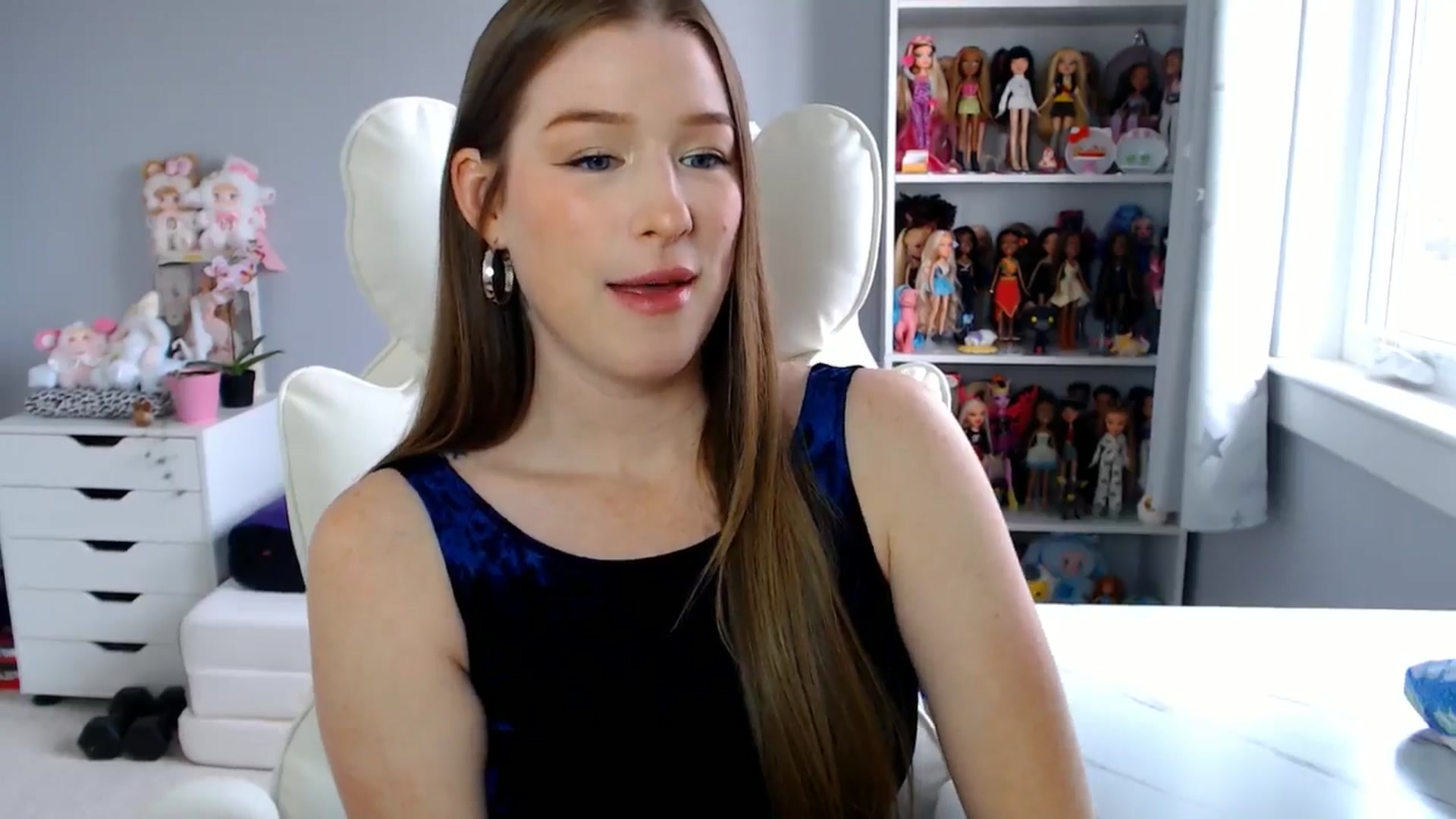 Gallery image thumbnail from GemmaMinx's myfreecams stream on, 10/23/2025, 18:00 image 7 of 20