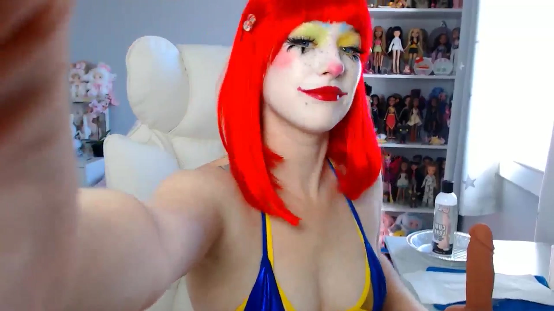 Gallery image thumbnail from GemmaMinx's myfreecams stream on, 10/28/2025, 17:04 image 10 of 20