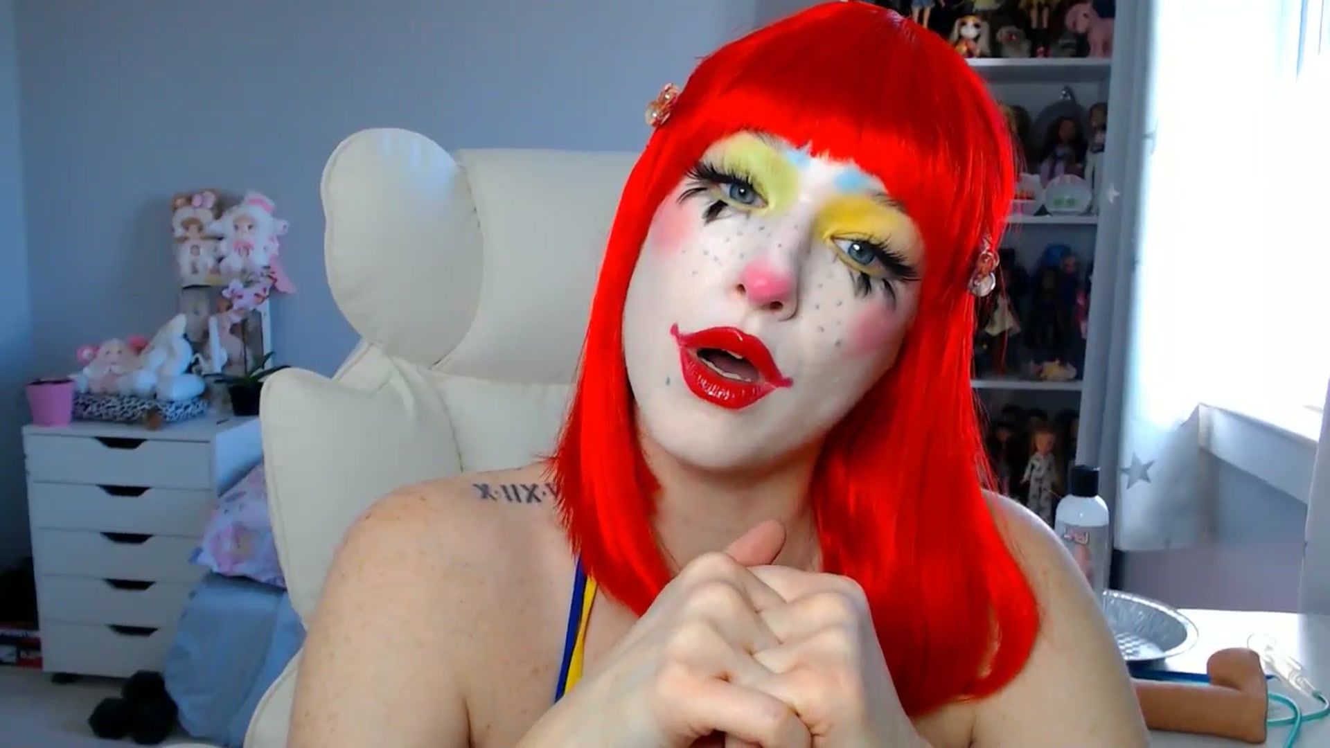 Gallery image thumbnail from GemmaMinx's myfreecams stream on, 10/28/2025, 17:04 image 2 of 20