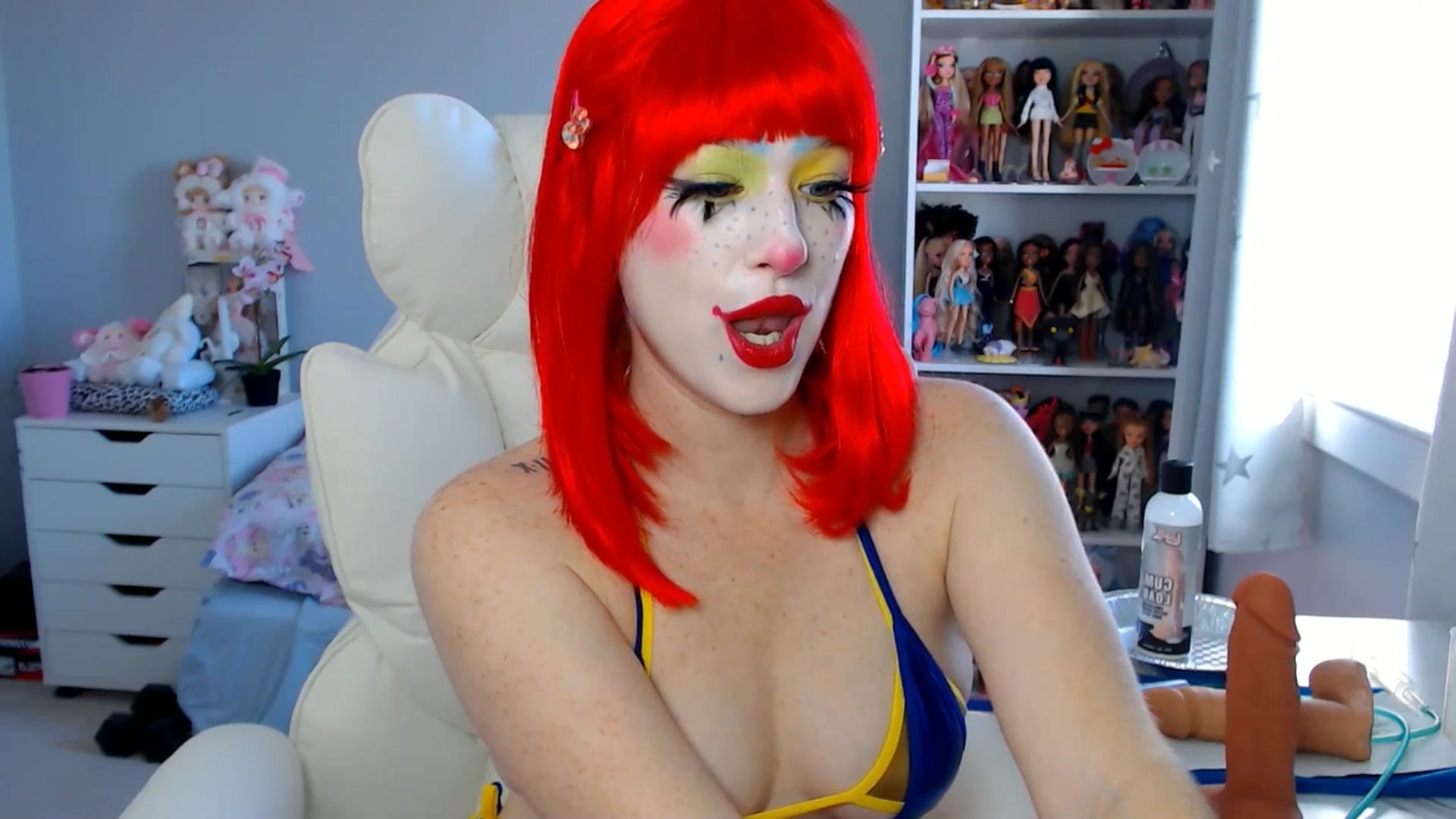 Gallery image thumbnail from GemmaMinx's myfreecams stream on, 10/28/2025, 17:04 image 6 of 20