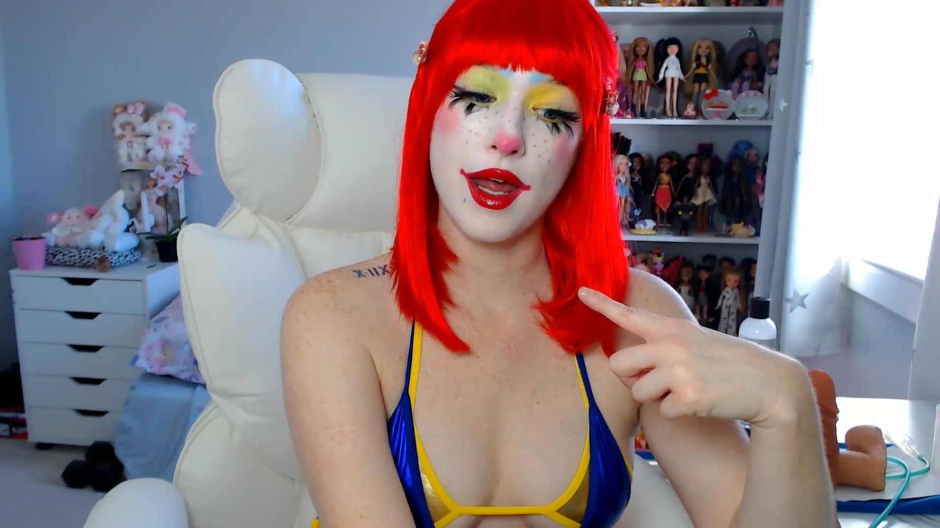 Gallery image thumbnail from GemmaMinx's myfreecams stream on, 10/28/2025, 17:04 image 7 of 20
