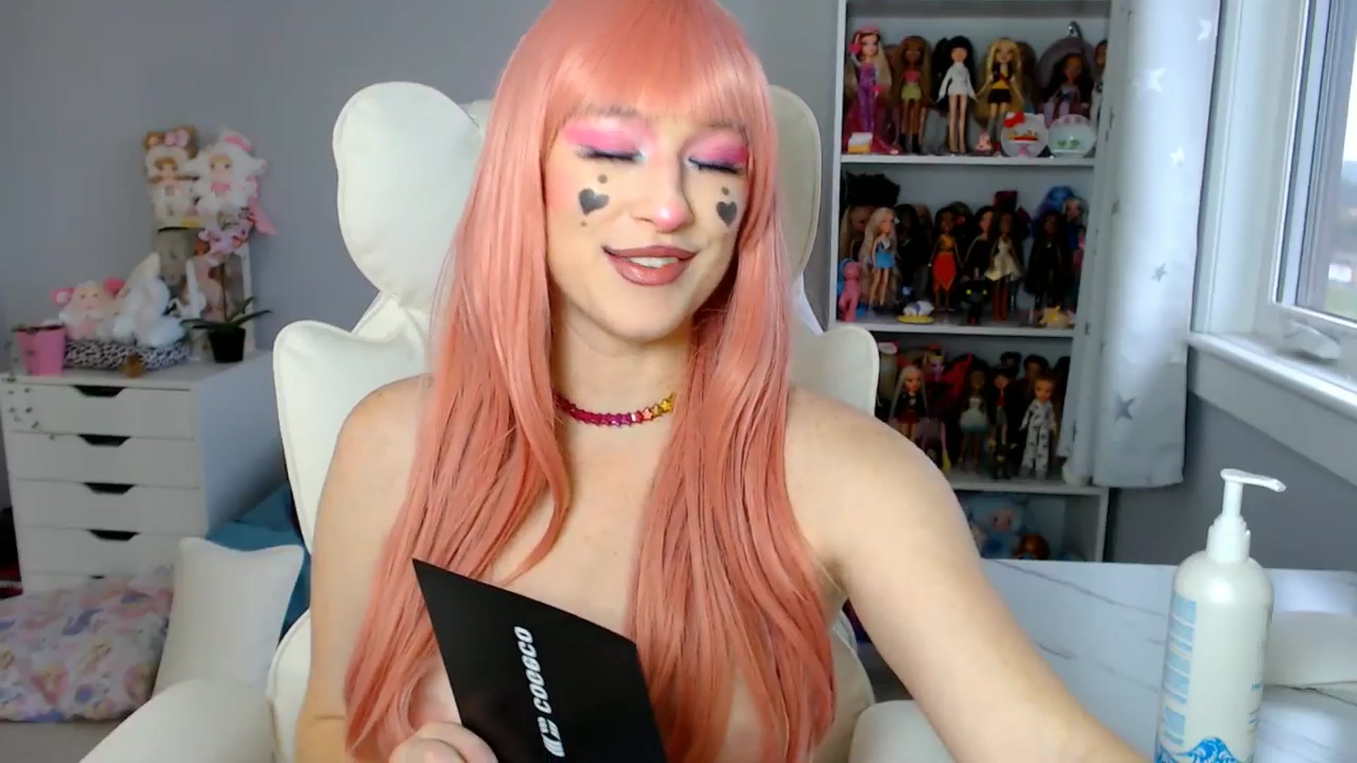 Gallery image thumbnail from GemmaMinx's myfreecams stream on, 10/30/2025, 19:25 image 6 of 20