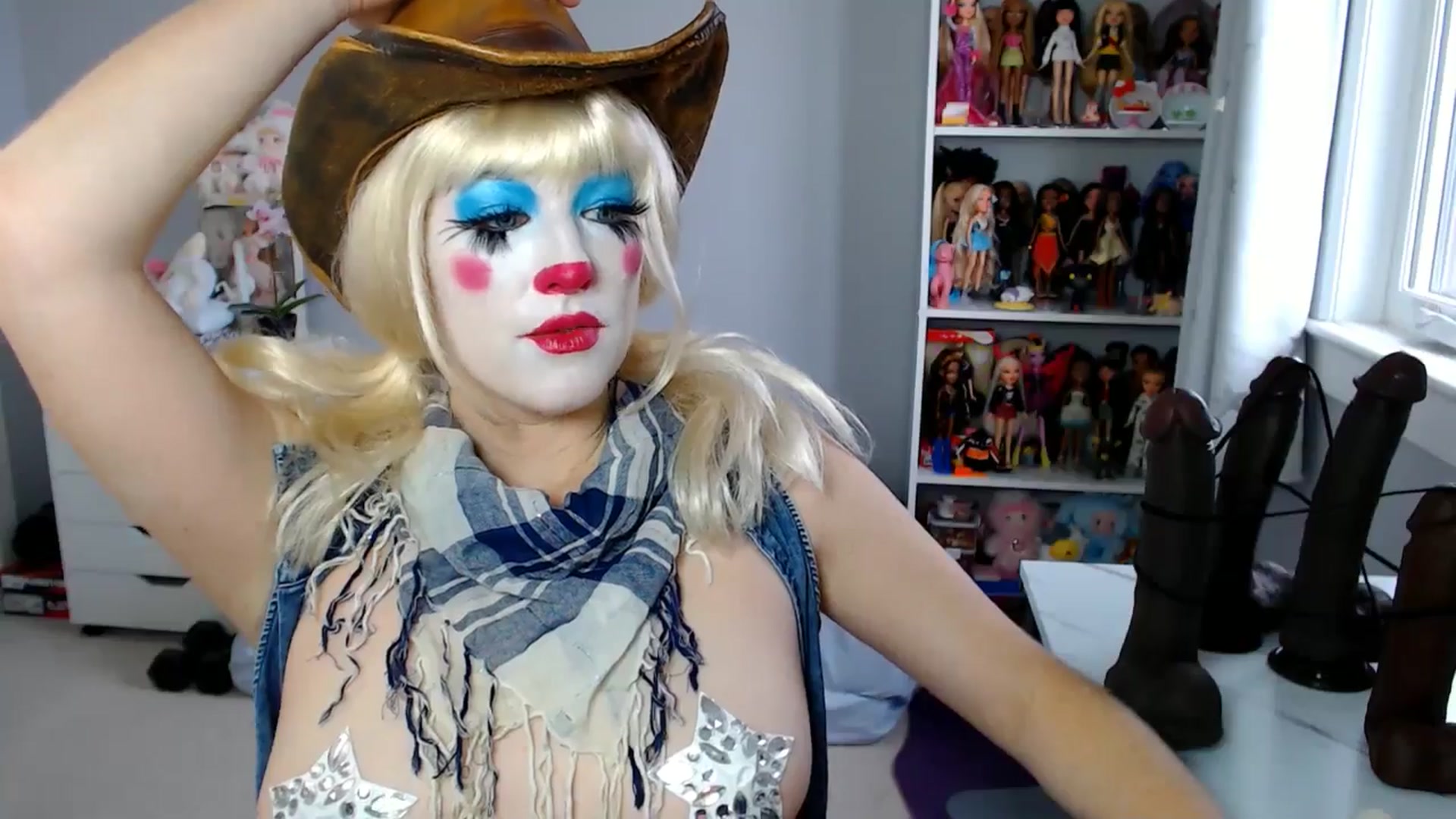 Gallery image thumbnail from GemmaMinx's myfreecams stream on, 10/31/2025, 17:25 image 20 of 20
