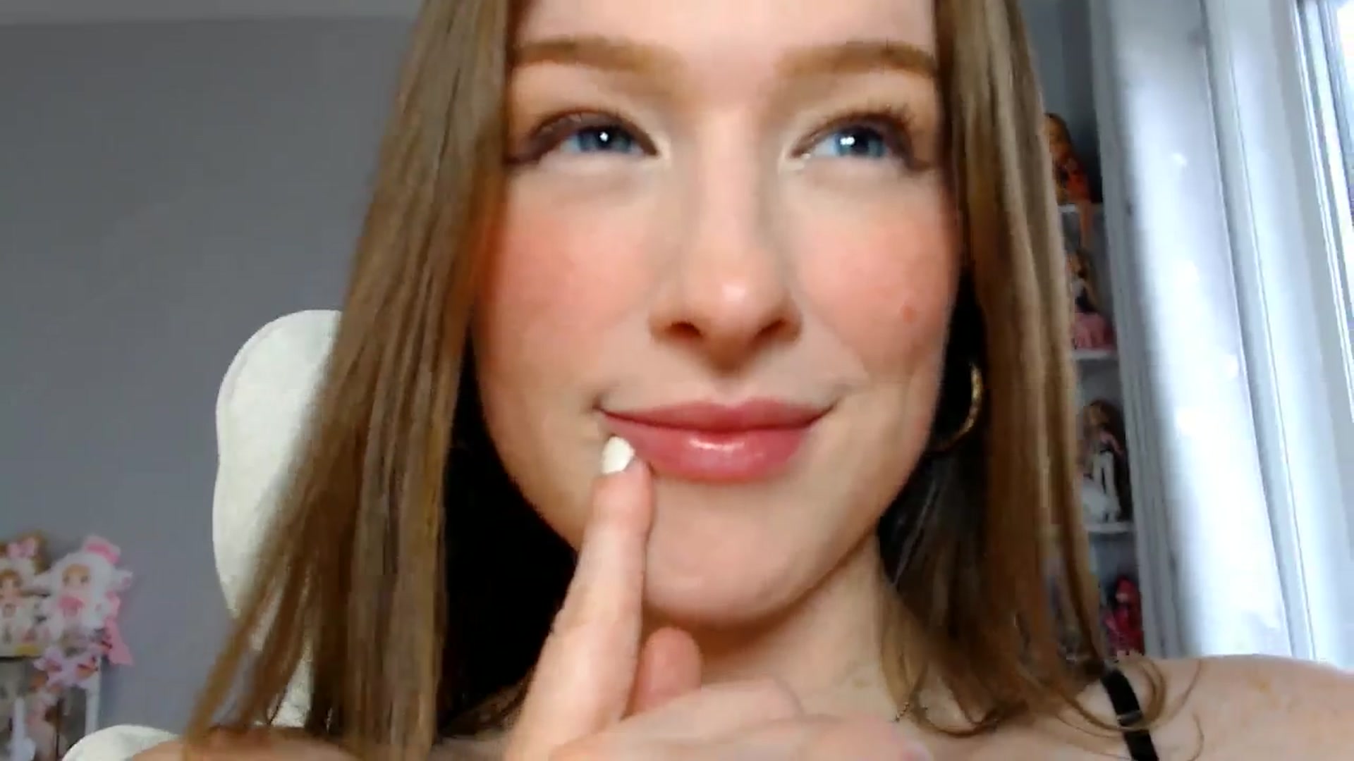 Gallery image thumbnail from GemmaMinx's myfreecams stream on, 11/17/2025, 20:08 image 7 of 20