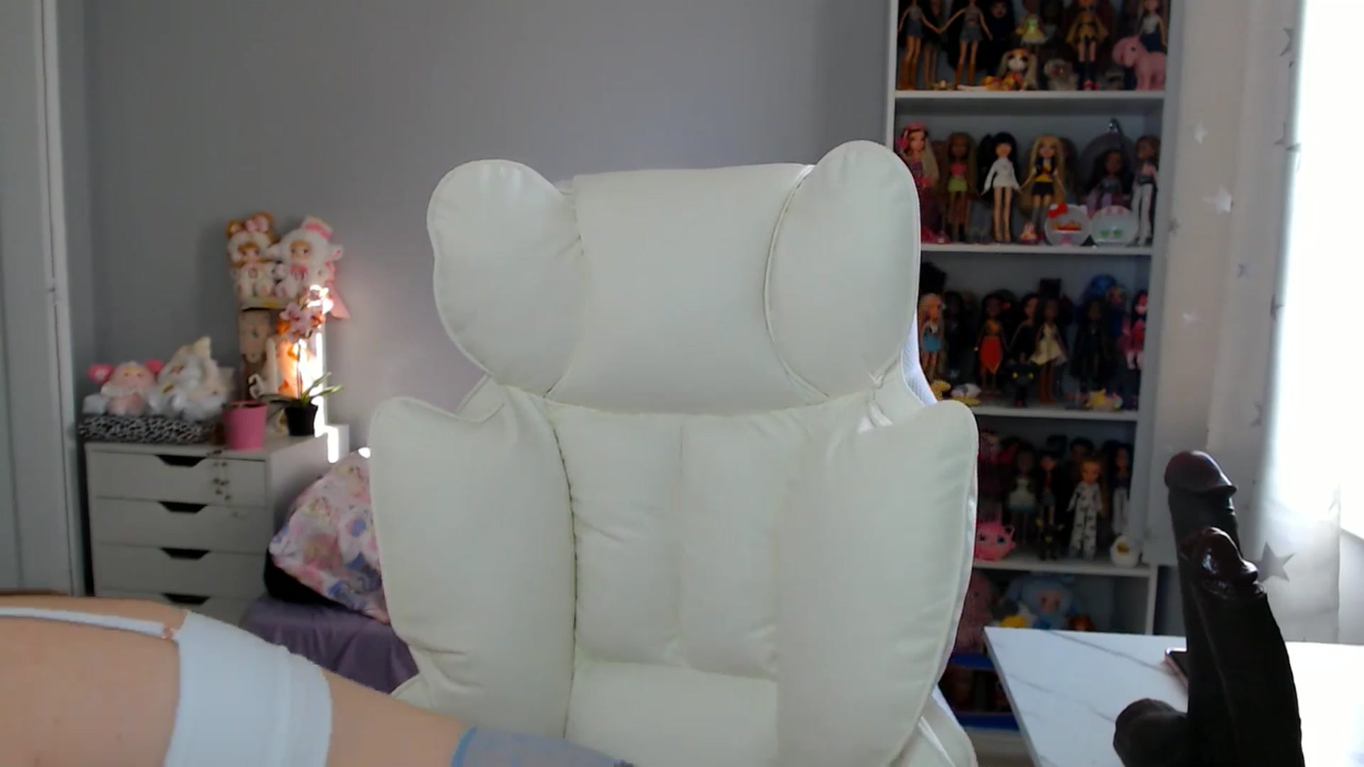 Gallery image thumbnail from GemmaMinx's myfreecams stream on, 11/18/2025, 19:14 image 6 of 20