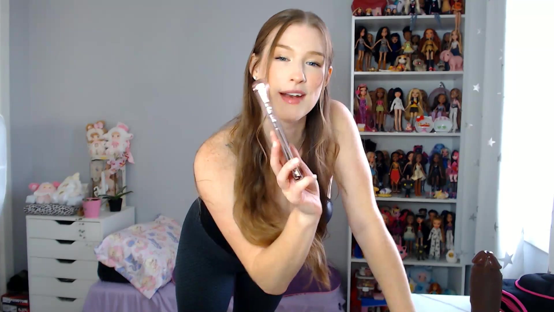 Gallery image thumbnail from GemmaMinx's myfreecams stream on, 11/19/2025, 16:01 image 7 of 20