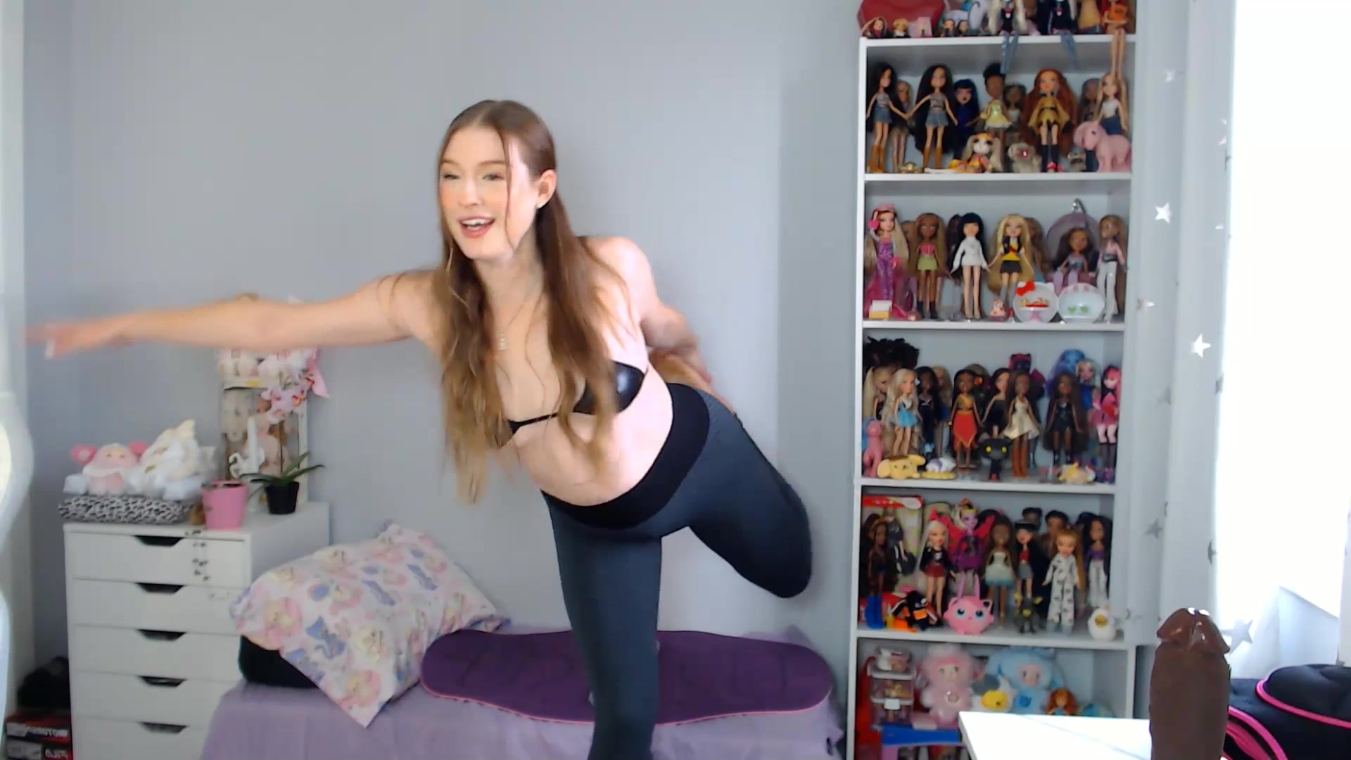 Gallery image thumbnail from GemmaMinx's myfreecams stream on, 11/19/2025, 16:01 image 6 of 20