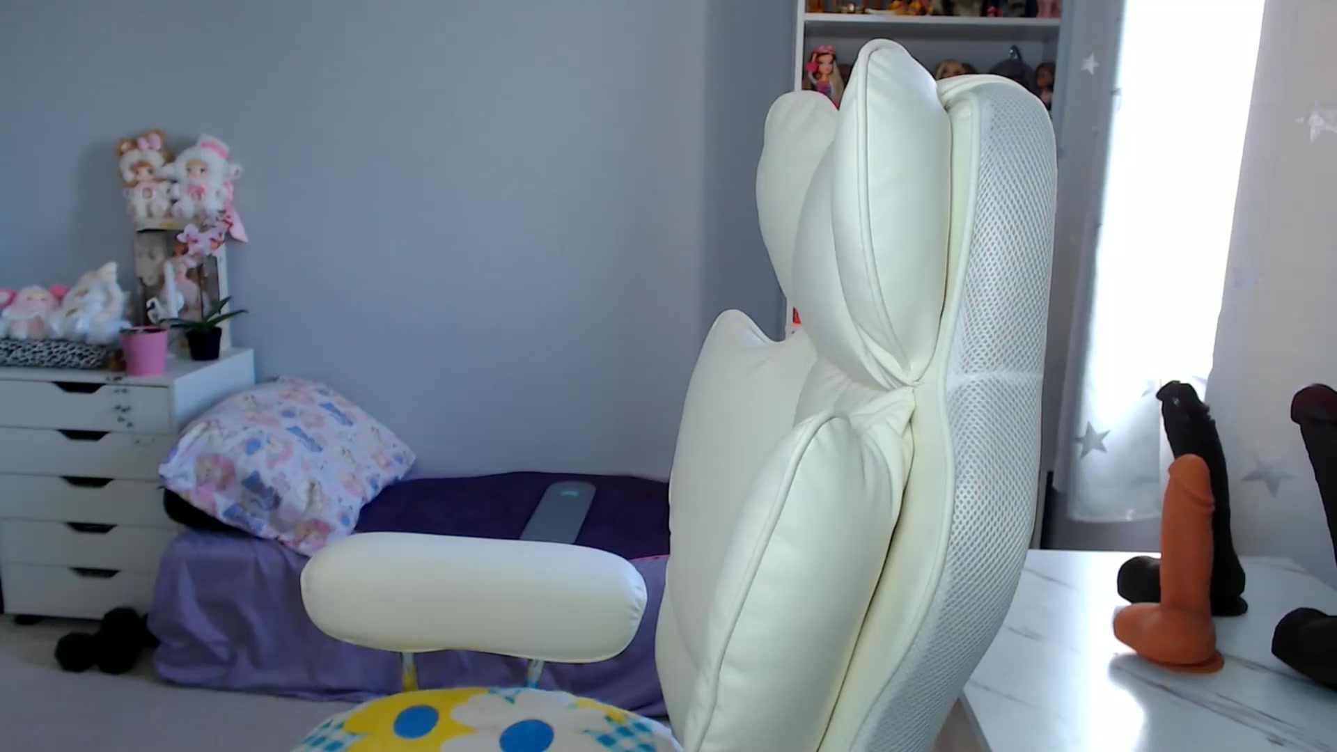 Gallery image thumbnail from GemmaMinx's myfreecams stream on, 11/20/2025, 18:06 image 12 of 20