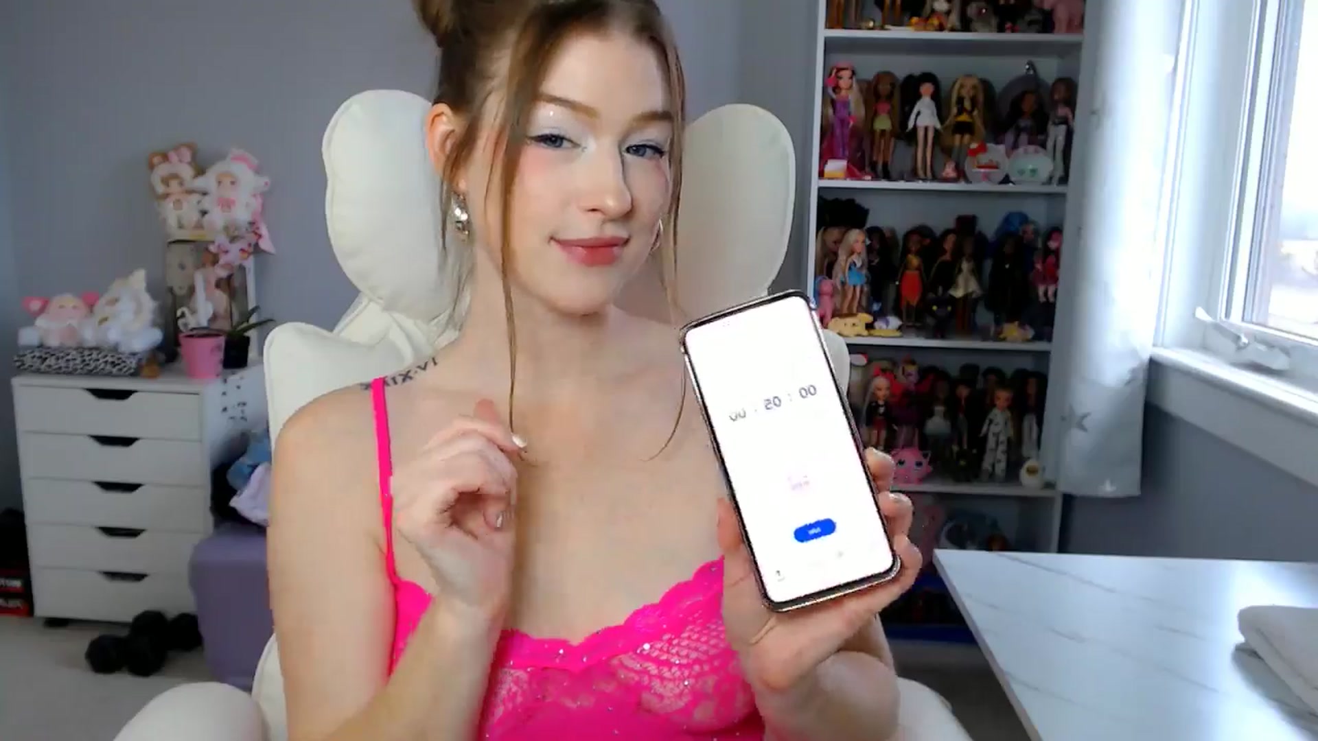 Gallery image thumbnail from GemmaMinx's myfreecams stream on, 11/21/2025, 17:44 image 8 of 20