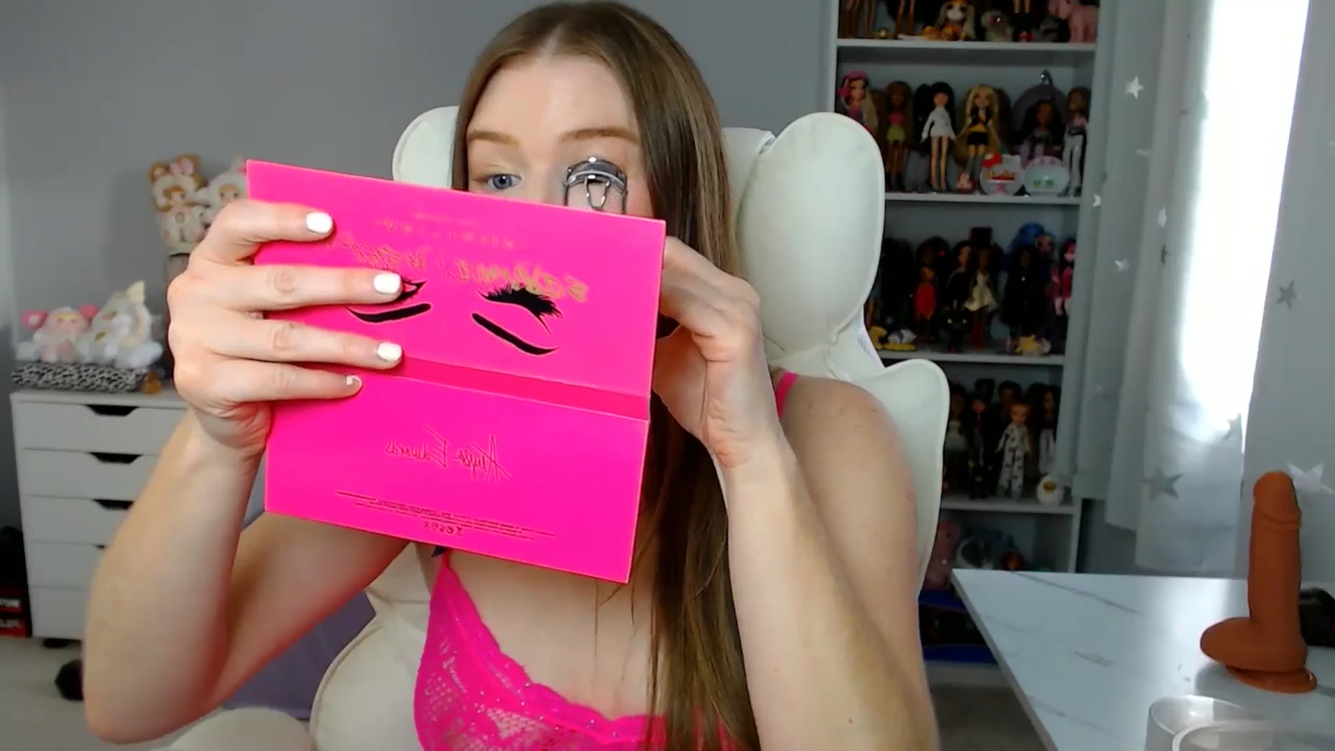 Gallery image thumbnail from GemmaMinx's myfreecams stream on, 11/21/2025, 20:14 image 17 of 20