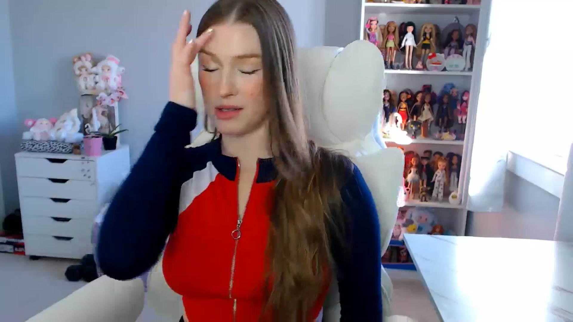 Gallery image thumbnail from GemmaMinx's myfreecams stream on, 11/24/2025, 19:22 image 4 of 20