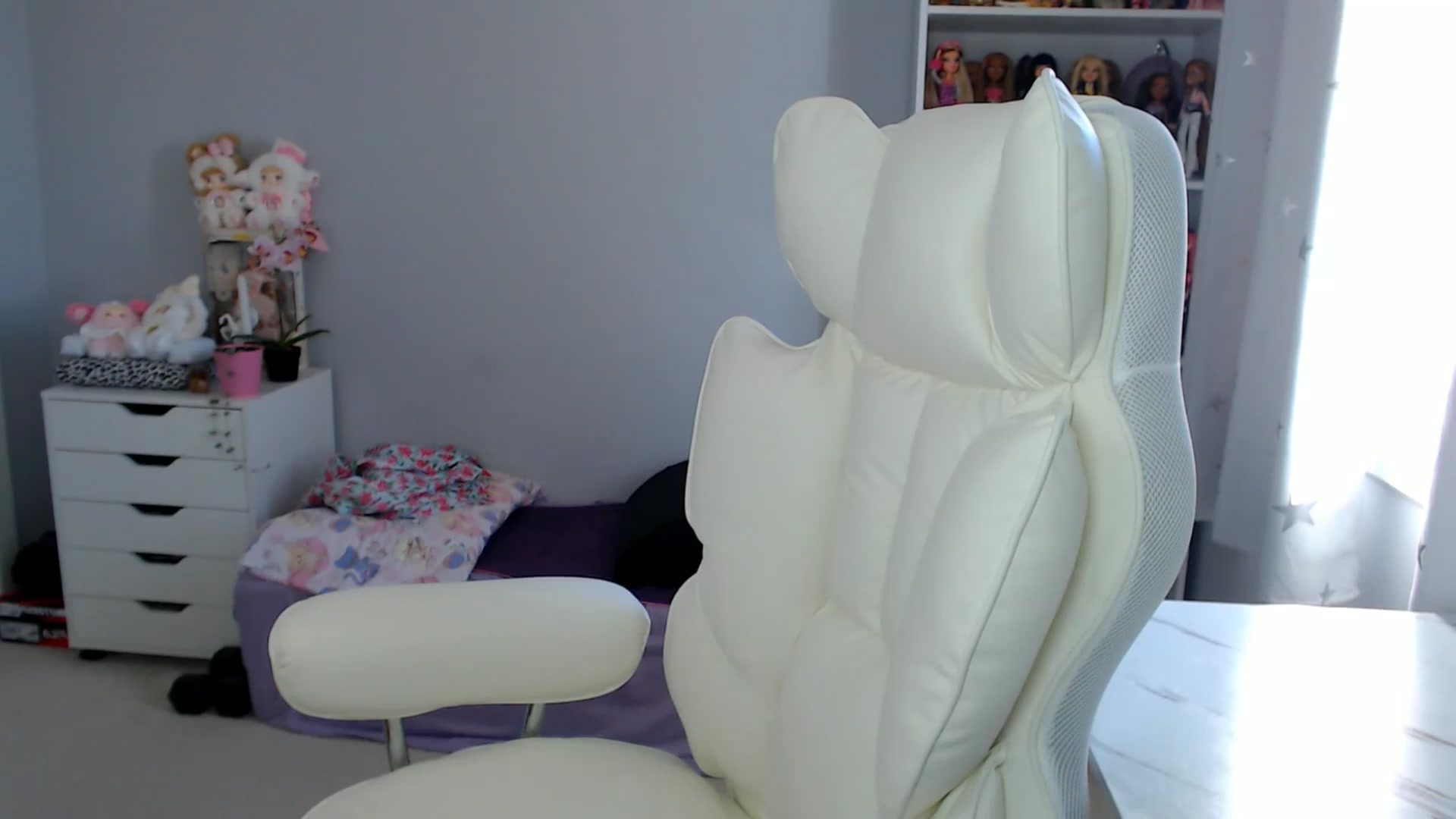 Gallery image thumbnail from GemmaMinx's myfreecams stream on, 11/24/2025, 19:22 image 7 of 20