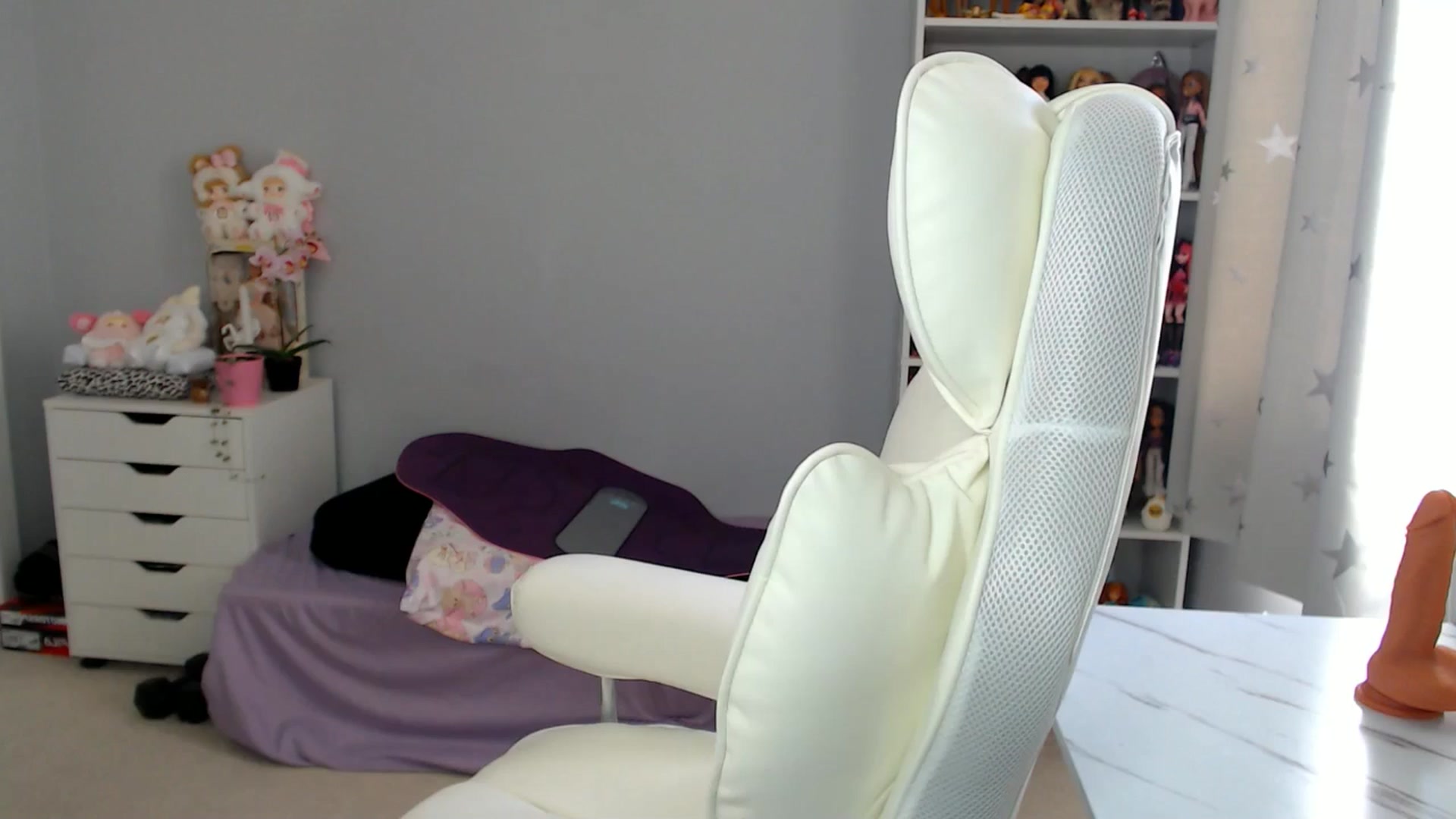 Gallery image thumbnail from GemmaMinx's myfreecams stream on, 11/24/2025, 19:22 image 16 of 20