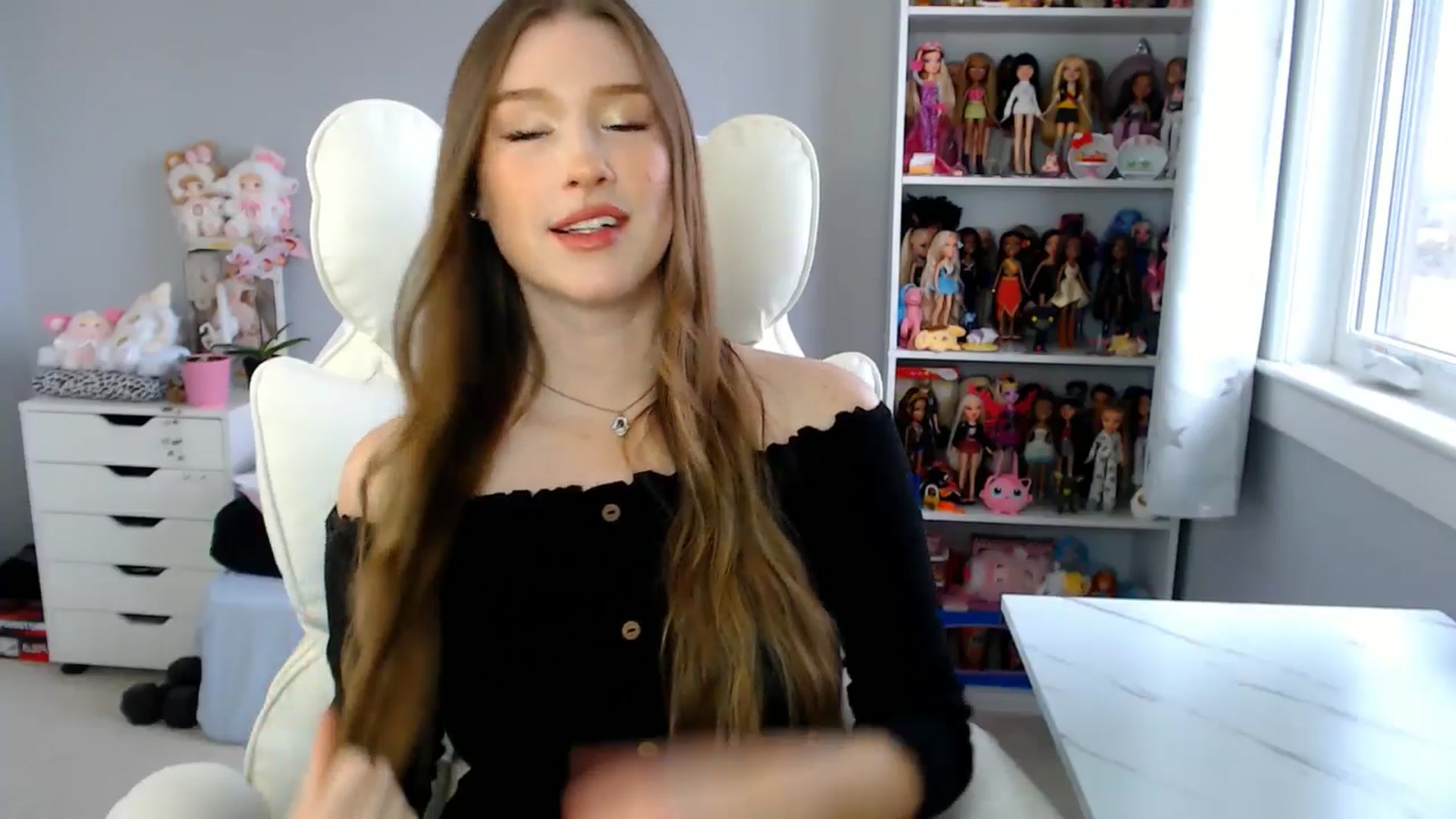 Gallery image thumbnail from GemmaMinx's myfreecams stream on, 11/27/2025, 17:54 image 2 of 20