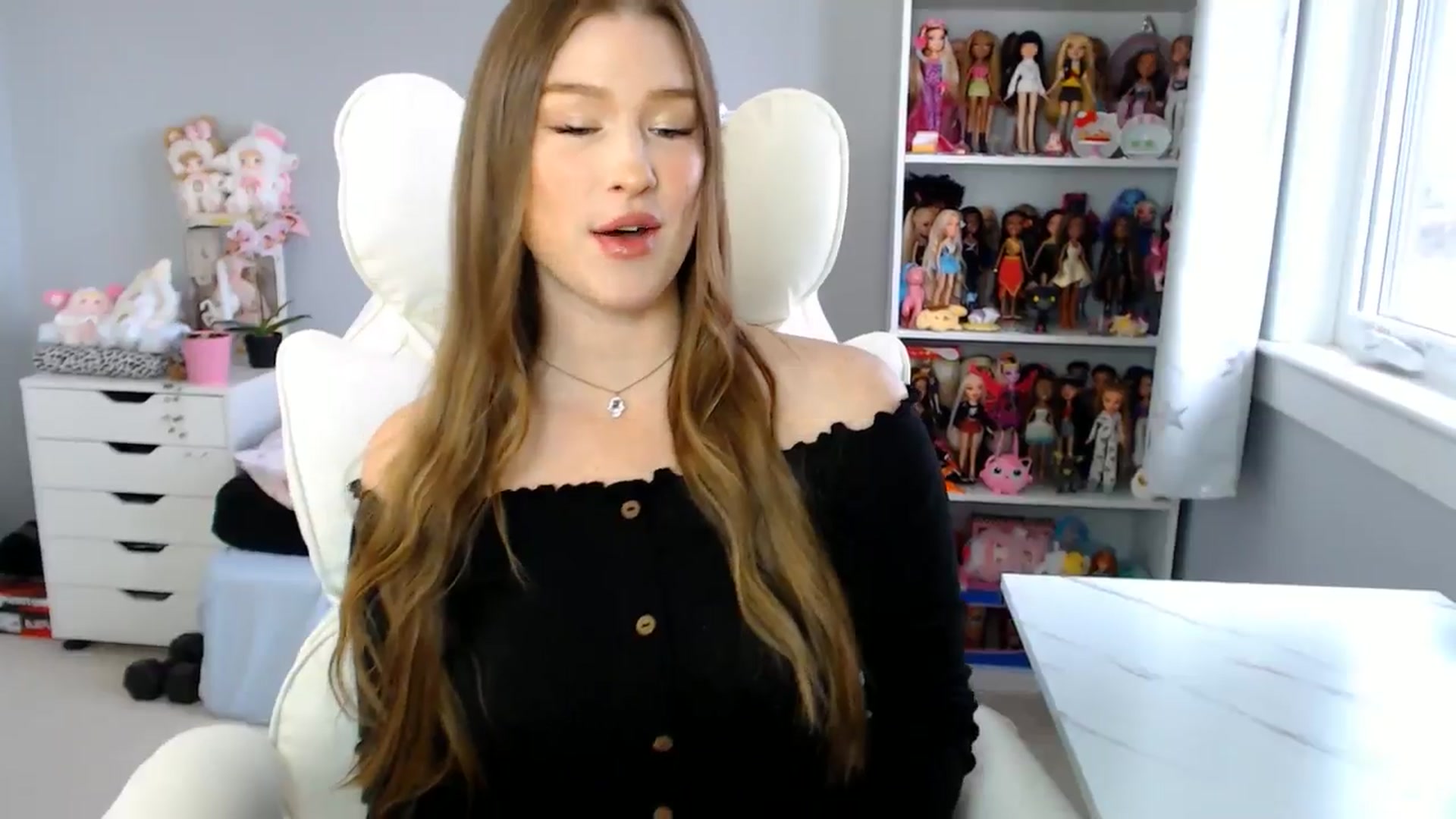 Gallery image thumbnail from GemmaMinx's myfreecams stream on, 11/27/2025, 17:54 image 4 of 20