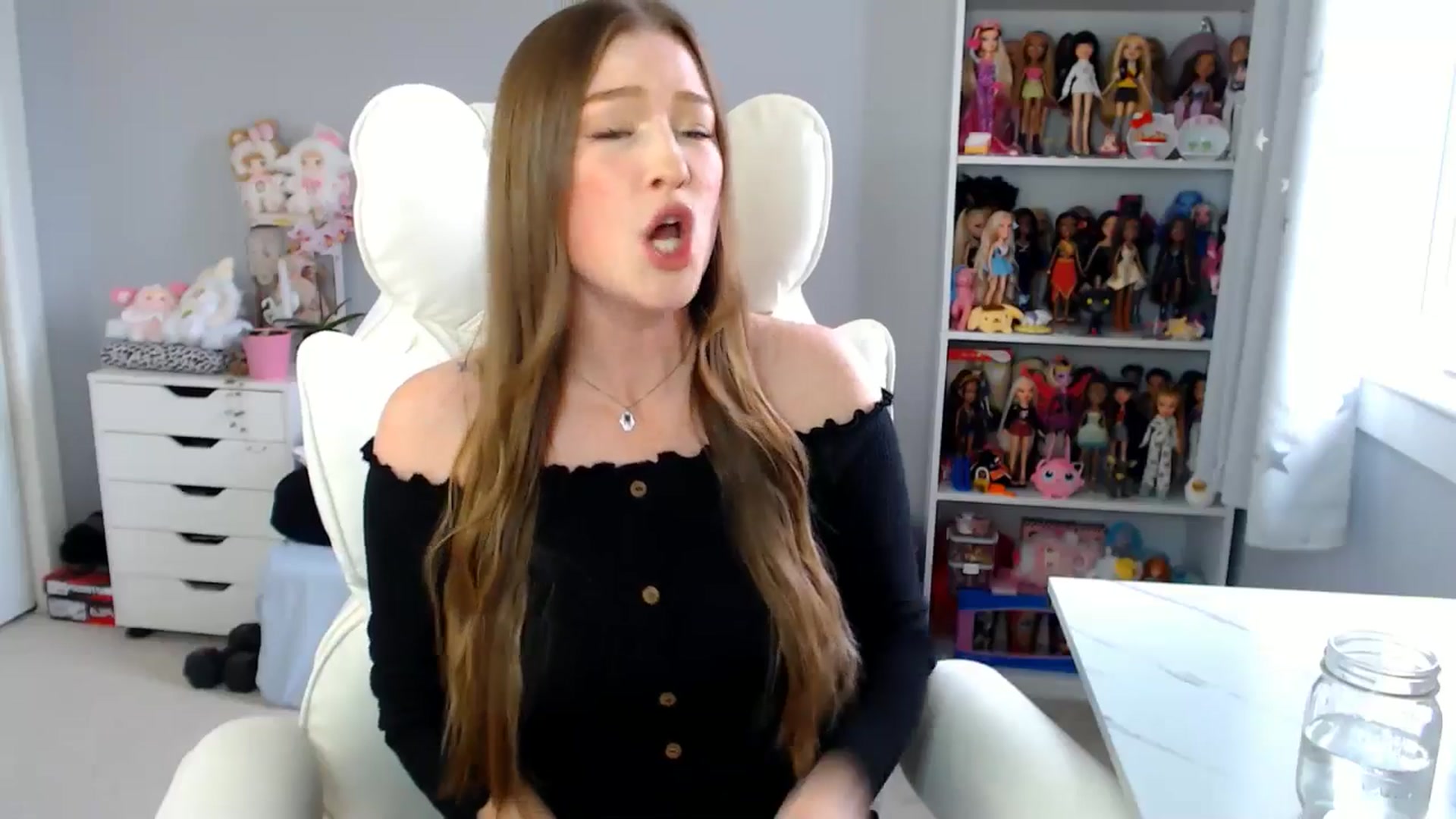 Gallery image thumbnail from GemmaMinx's myfreecams stream on, 11/27/2025, 17:54 image 17 of 20