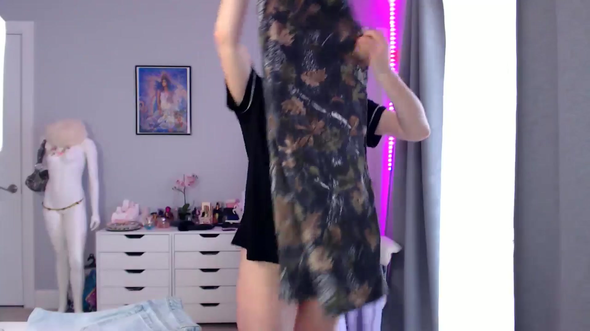 Gallery image thumbnail from GemmaMinx's myfreecams stream on, 01/09/2026, 19:12 image 6 of 20