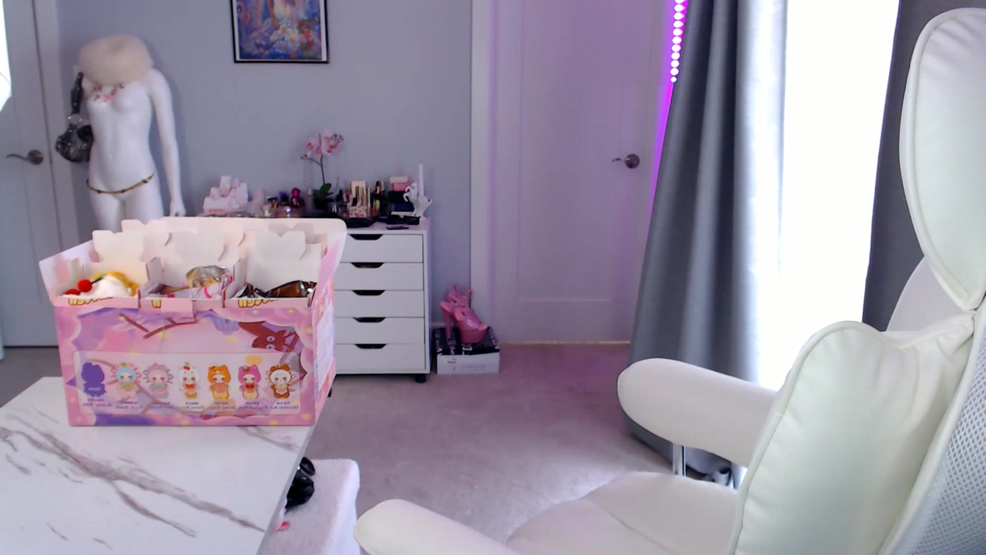 Gallery image thumbnail from GemmaMinx's myfreecams stream on, 01/09/2026, 19:12 image 13 of 20