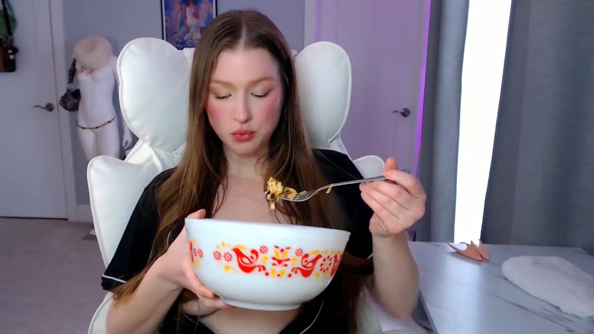 Gallery image thumbnail from GemmaMinx's myfreecams stream on, 03/20/2026, 19:18 image 3 of 20