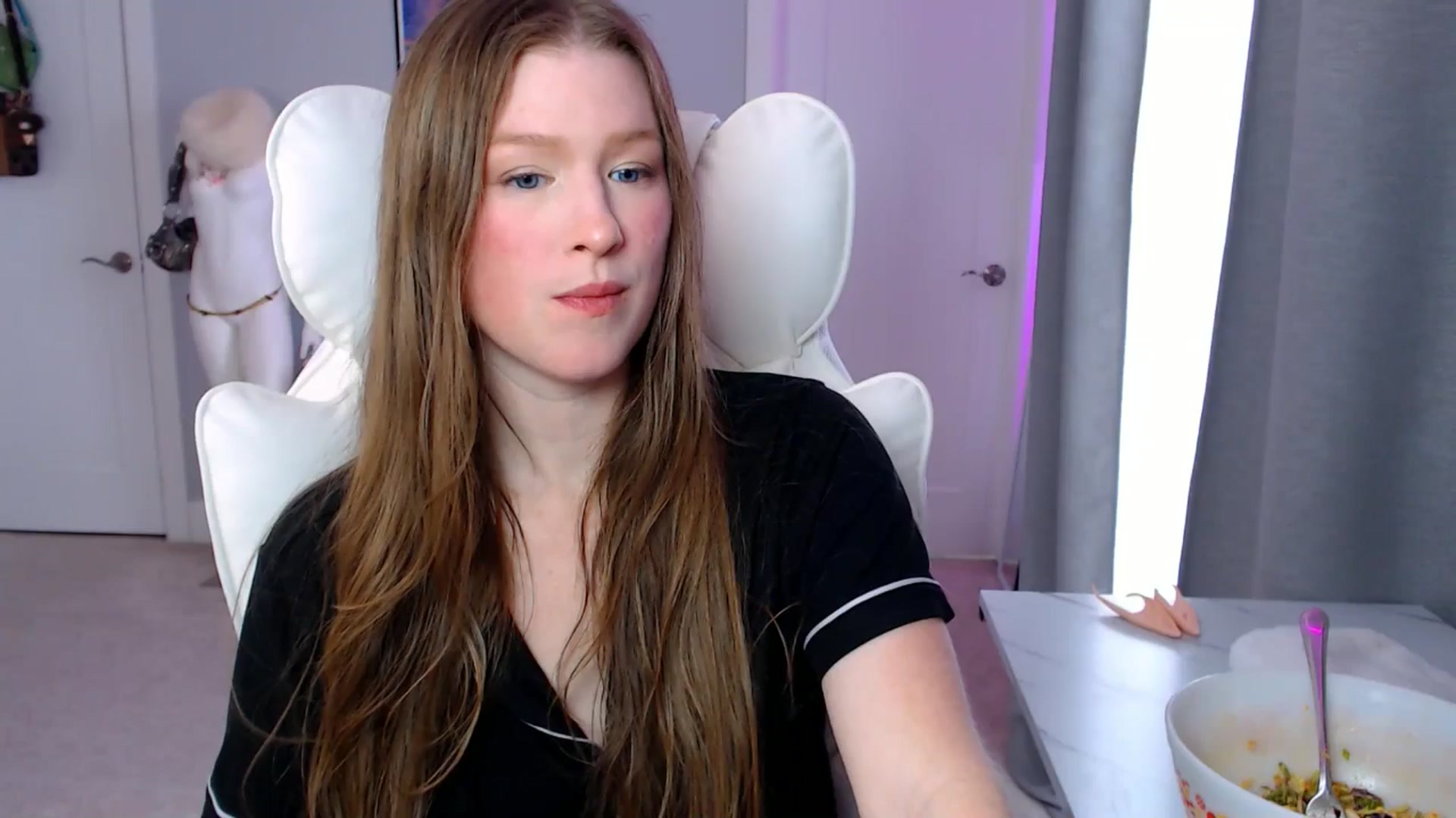 Gallery image thumbnail from GemmaMinx's myfreecams stream on, 03/20/2026, 19:18 image 1 of 20