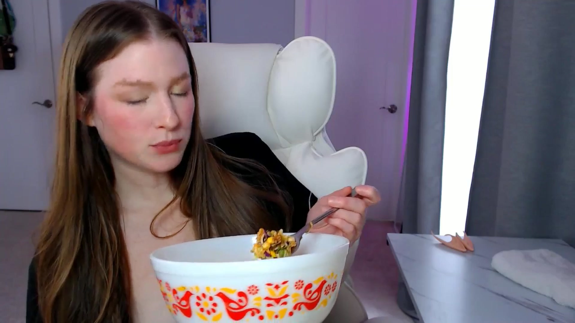 Gallery image thumbnail from GemmaMinx's myfreecams stream on, 03/20/2026, 19:18 image 9 of 20