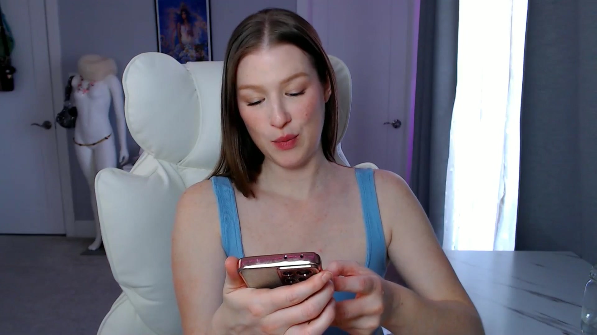 Gallery image thumbnail from GemmaMinx's myfreecams stream on, 03/25/2026, 18:44 image 17 of 20