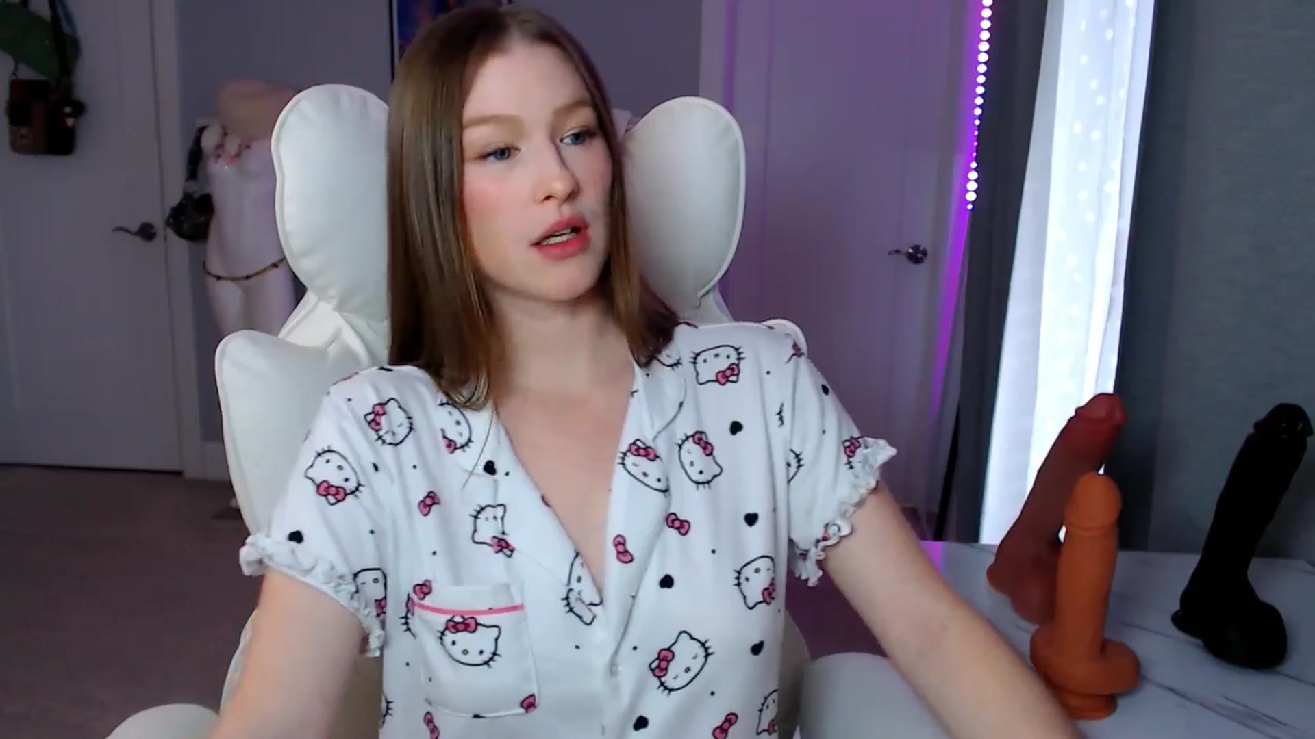 Gallery image thumbnail from GemmaMinx's myfreecams stream on, 03/31/2026, 20:17 image 9 of 20