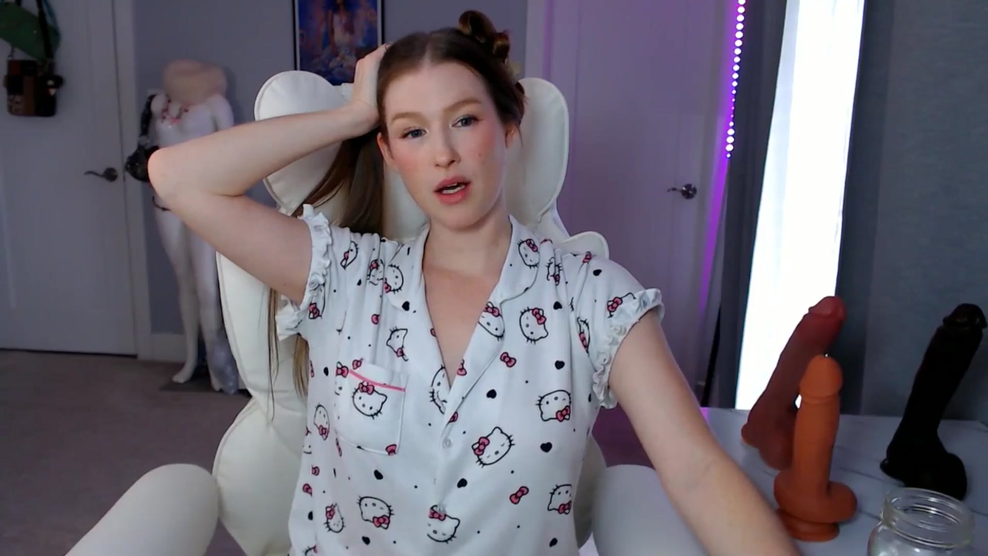 Gallery image thumbnail from GemmaMinx's myfreecams stream on, 03/31/2026, 20:17 image 16 of 20