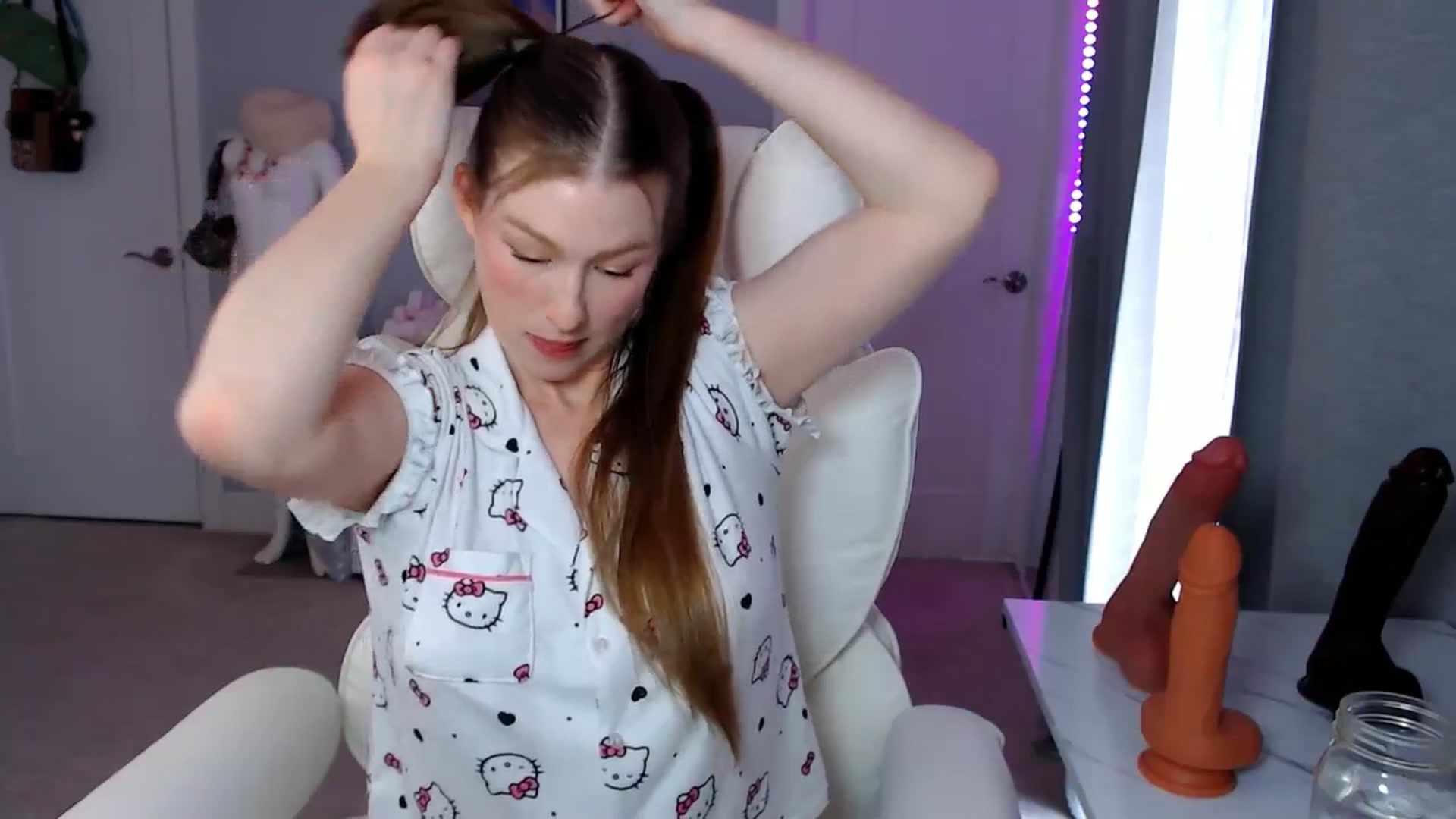 Gallery image thumbnail from GemmaMinx's myfreecams stream on, 03/31/2026, 20:17 image 18 of 20