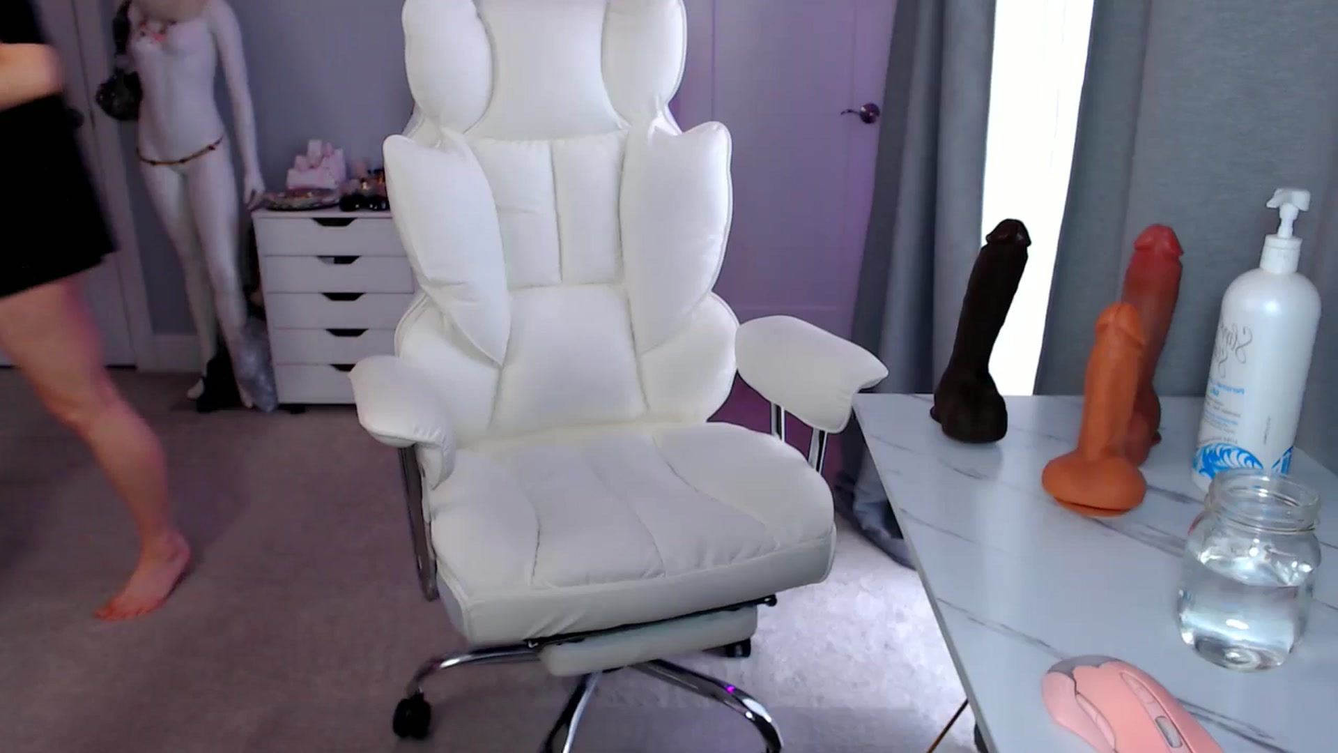 Gallery image thumbnail from GemmaMinx's myfreecams stream on, 04/30/2026, 21:21 image 4 of 20