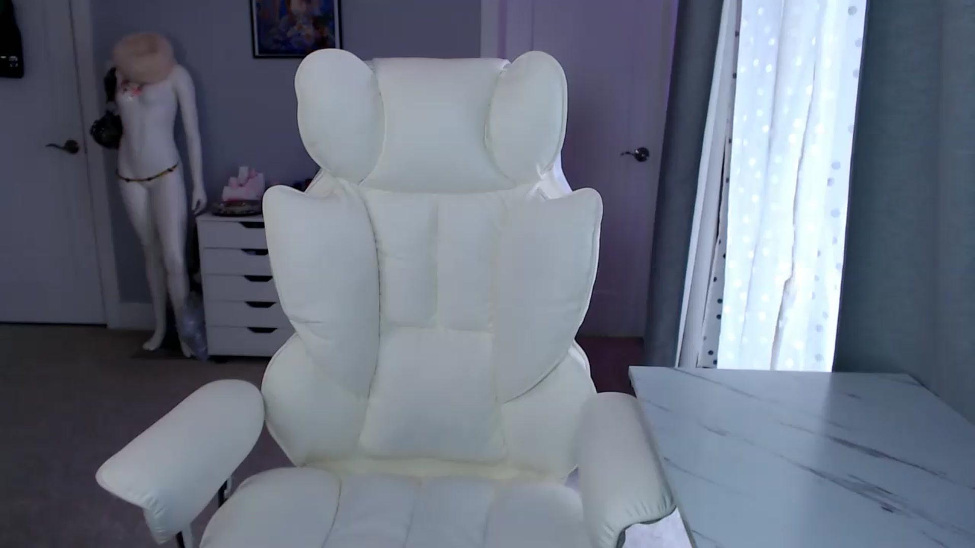 Gallery image thumbnail from GemmaMinx's myfreecams stream on, 05/13/2026, 20:49 image 1 of 20