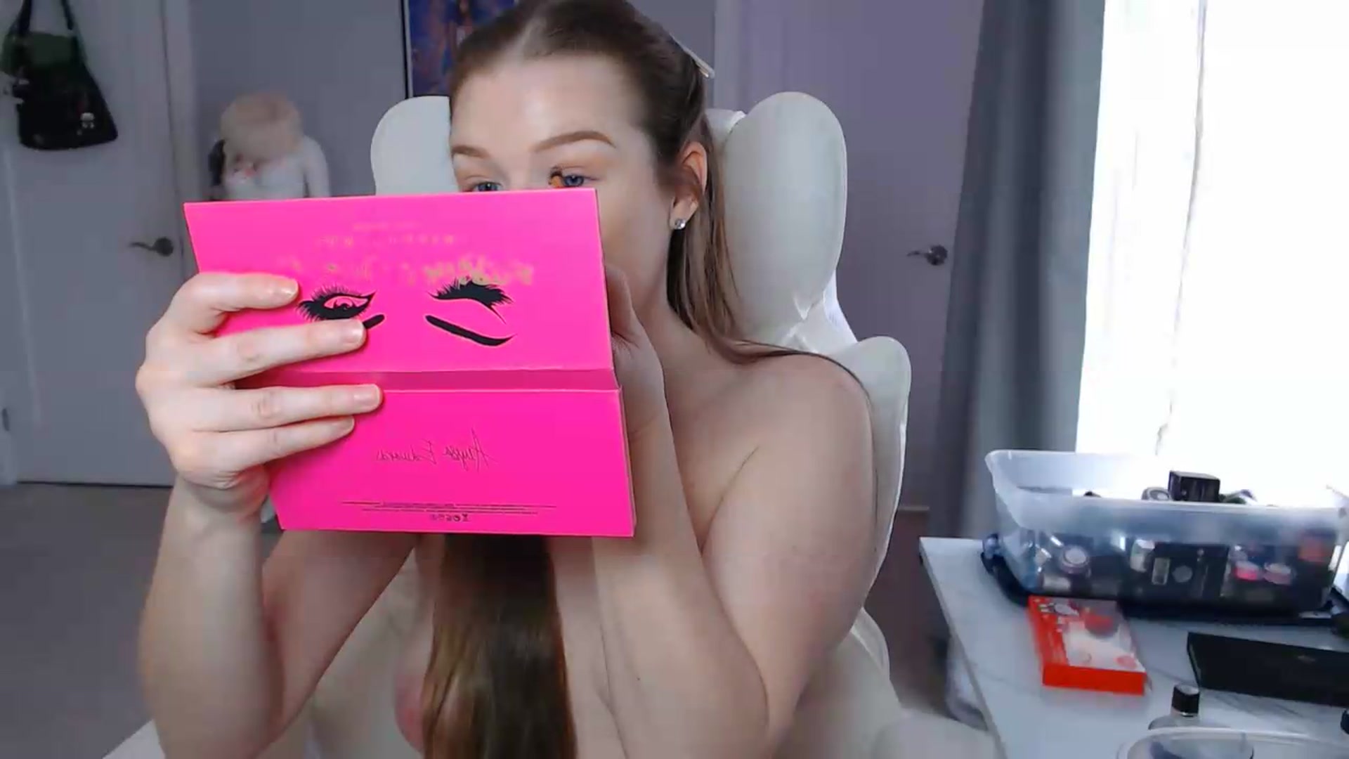 Gallery image thumbnail from GemmaMinx's myfreecams stream on, 05/15/2026, 19:55 image 6 of 20