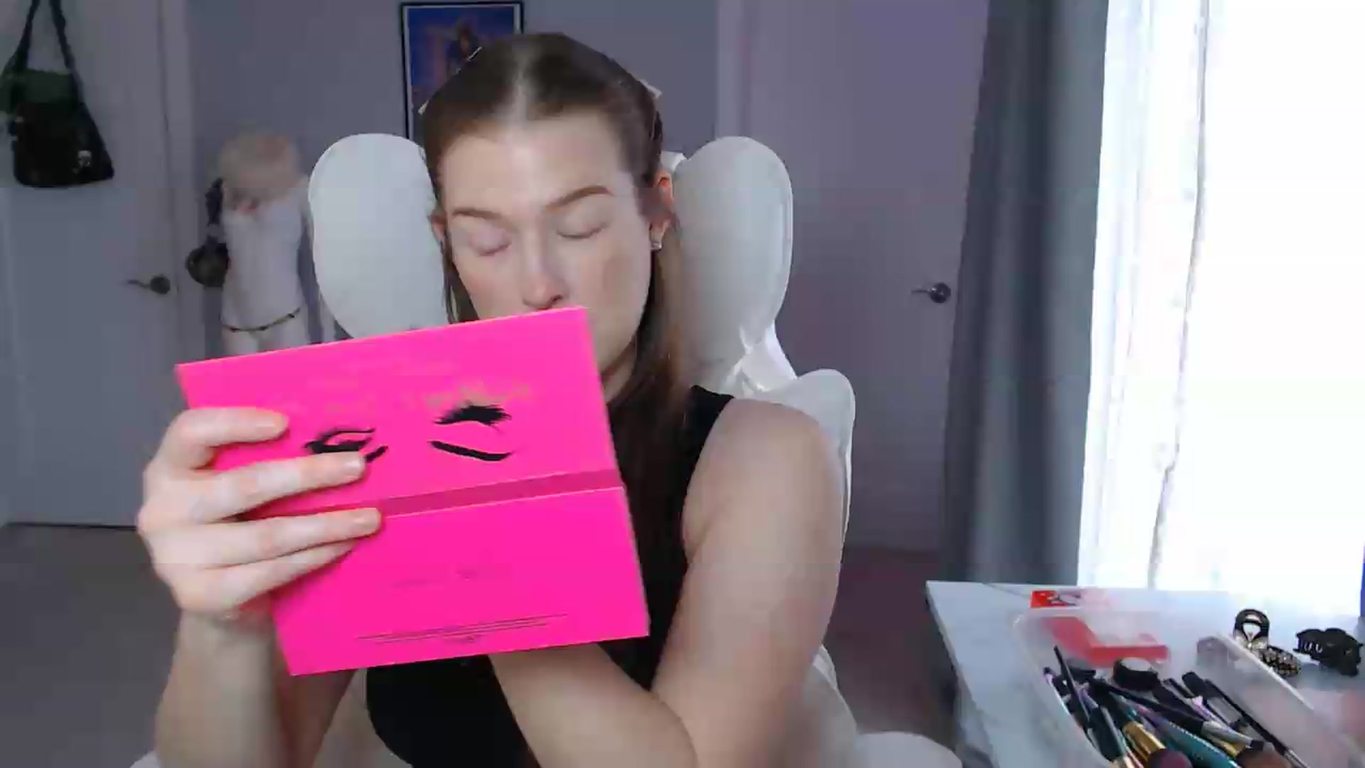 Gallery image thumbnail from GemmaMinx's myfreecams stream on, 05/15/2026, 19:55 image 1 of 20