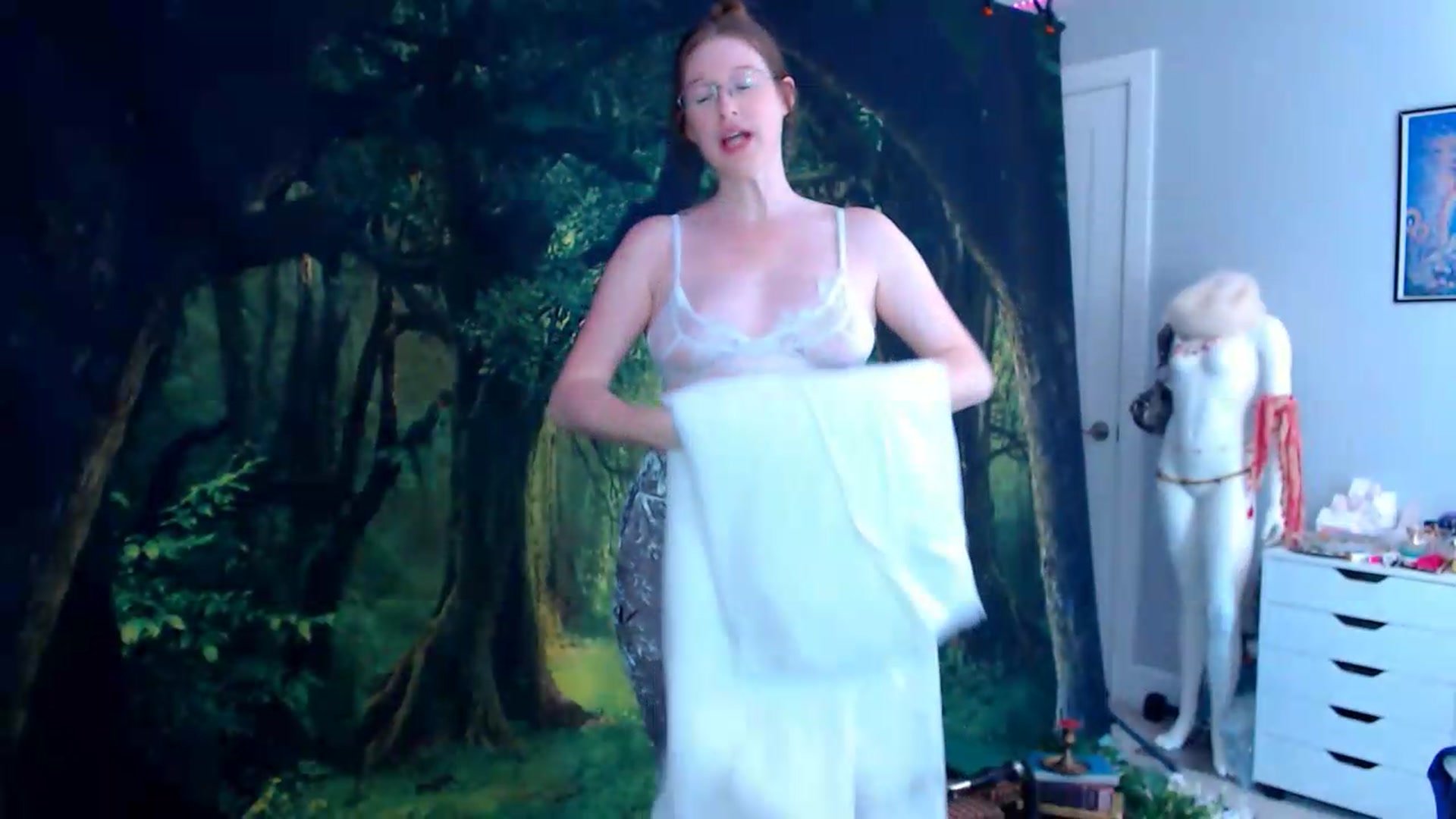 Gallery image thumbnail from GemmaMinx's myfreecams stream on, 07/11/2026, 17:44 image 15 of 20