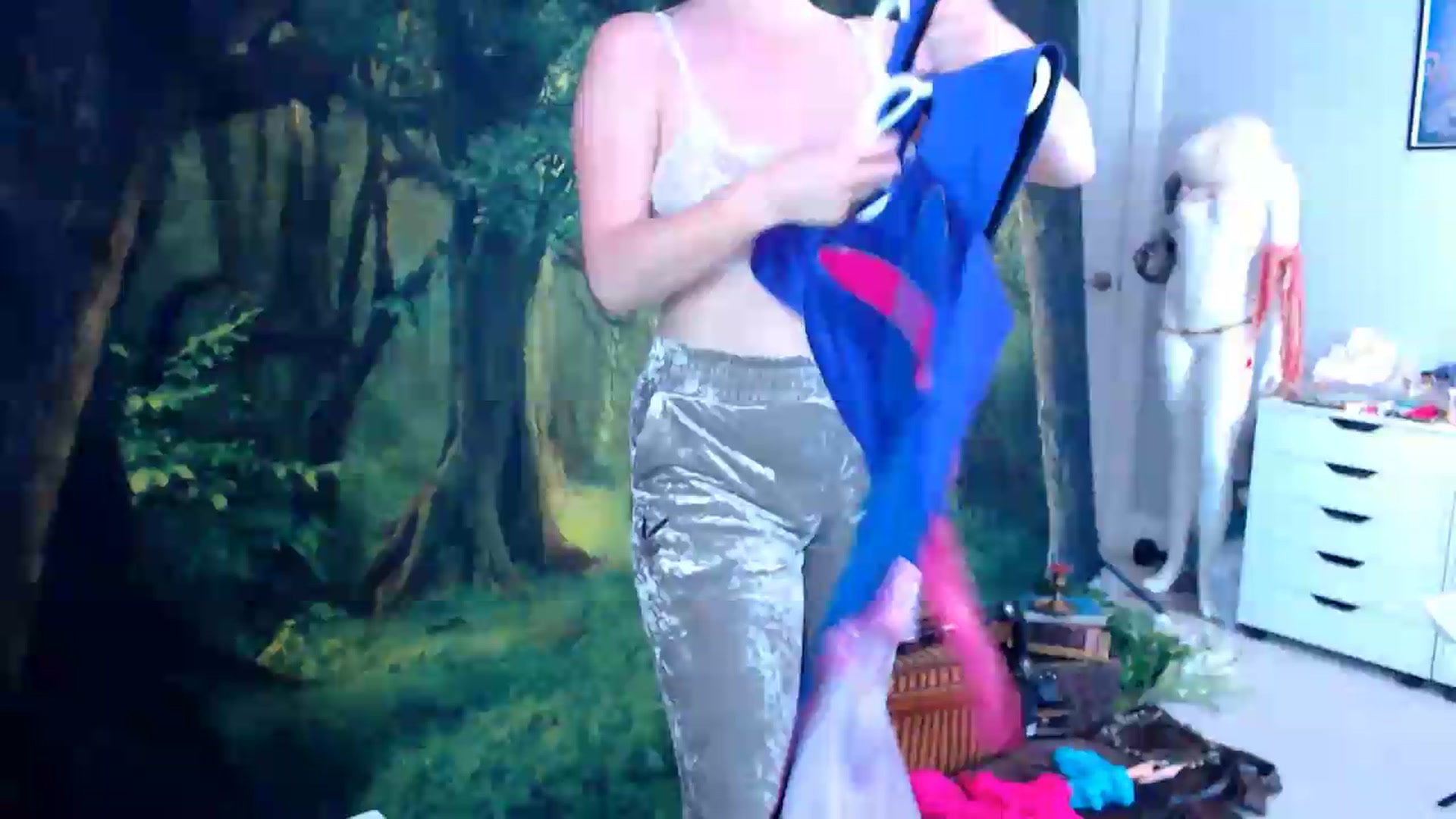 Gallery image thumbnail from GemmaMinx's myfreecams stream on, 07/11/2026, 17:44 image 14 of 20