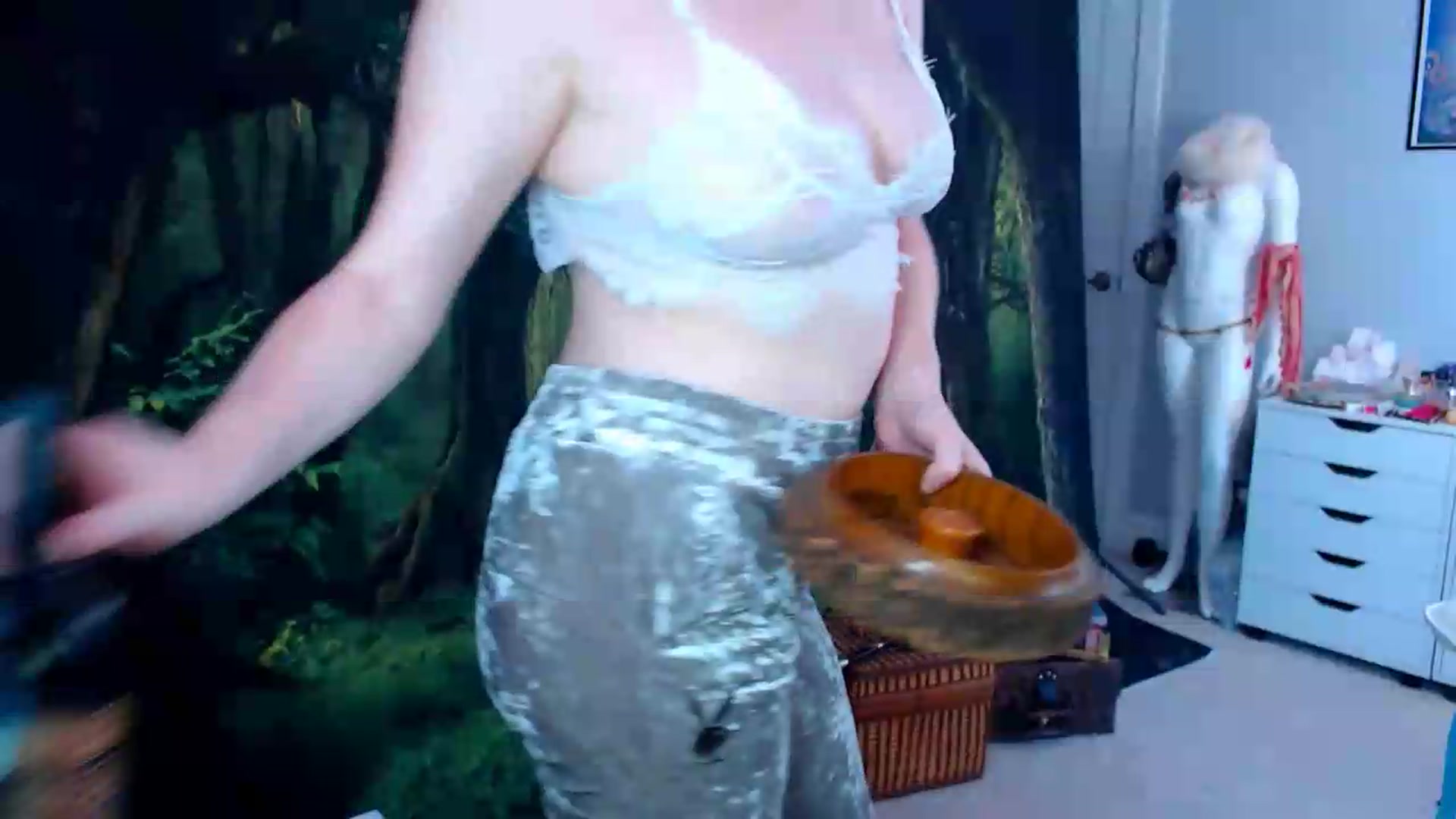 Gallery image thumbnail from GemmaMinx's myfreecams stream on, 07/11/2026, 17:44 image 13 of 20