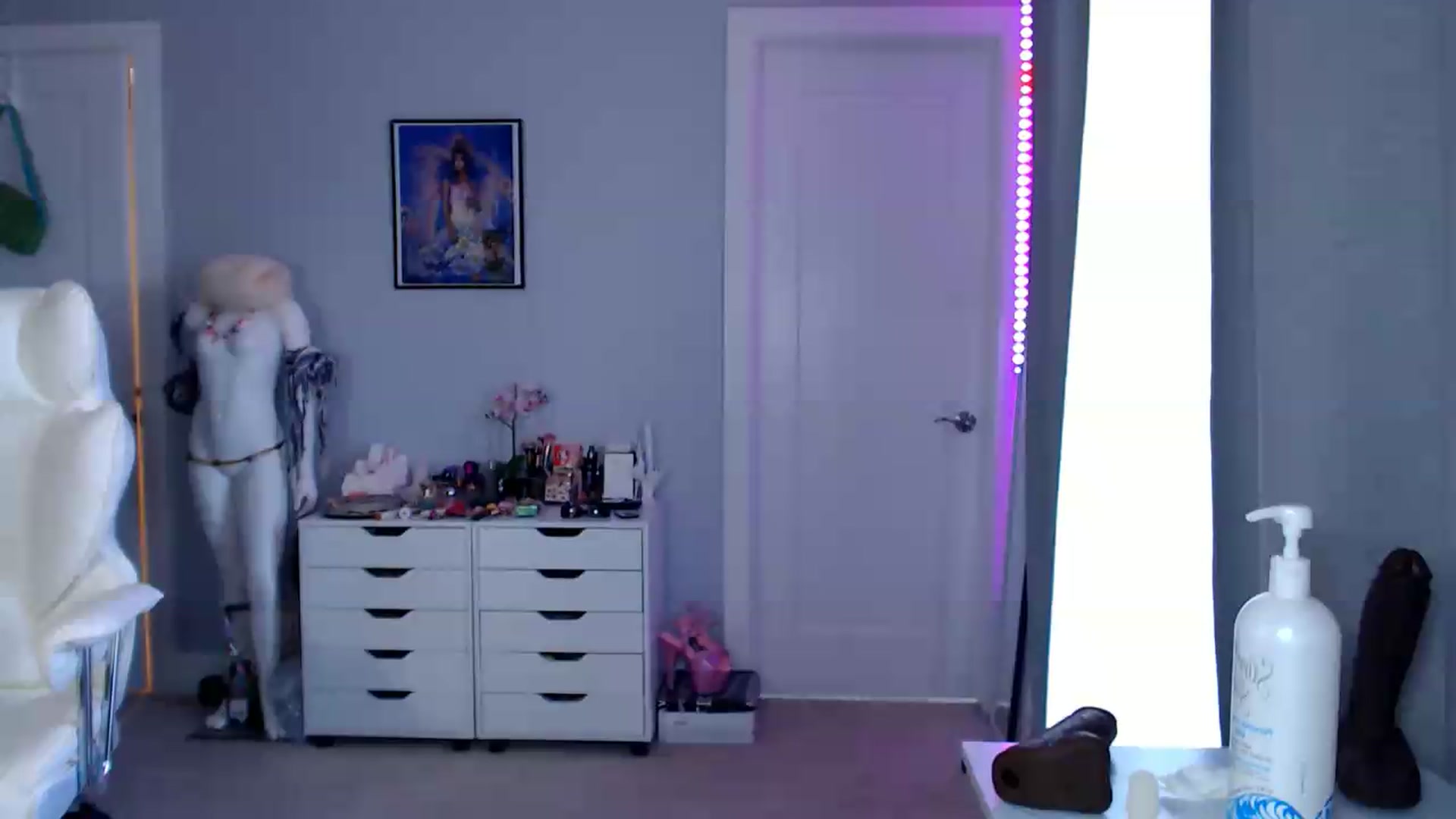 Gallery image thumbnail from GemmaMinx's myfreecams stream on, 07/27/2026, 16:09 image 18 of 20
