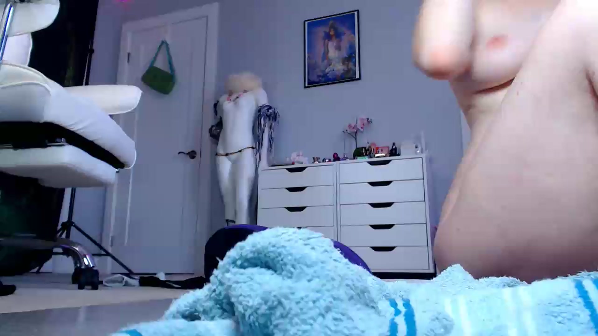 Gallery image thumbnail from GemmaMinx's myfreecams stream on, 07/27/2026, 17:41 image 1 of 20