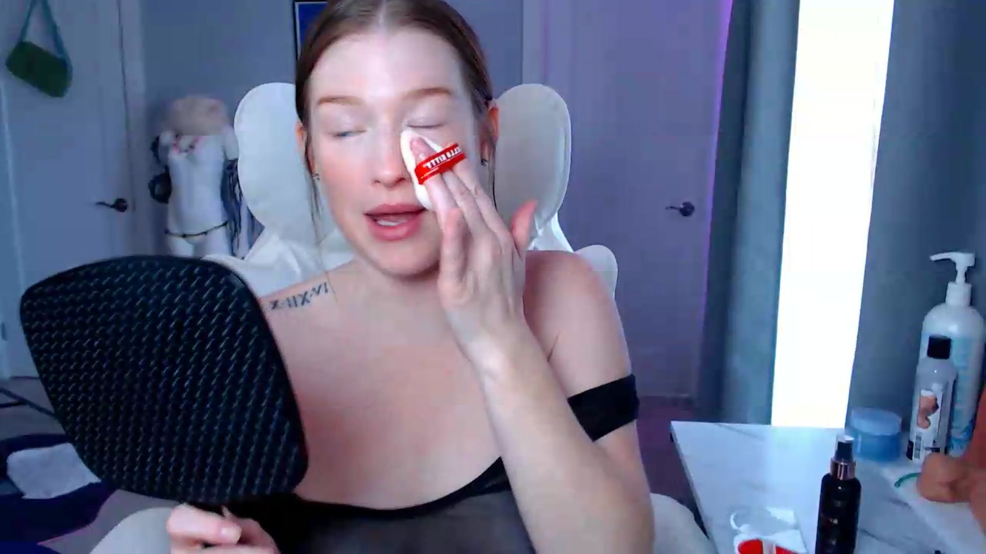 Gallery image thumbnail from GemmaMinx's myfreecams stream on, 07/27/2026, 19:11 image 18 of 20