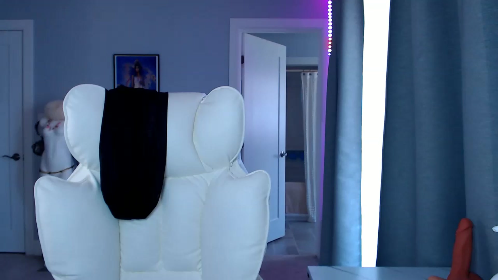 Gallery image thumbnail from GemmaMinx's myfreecams stream on, 07/27/2026, 19:11 image 1 of 20