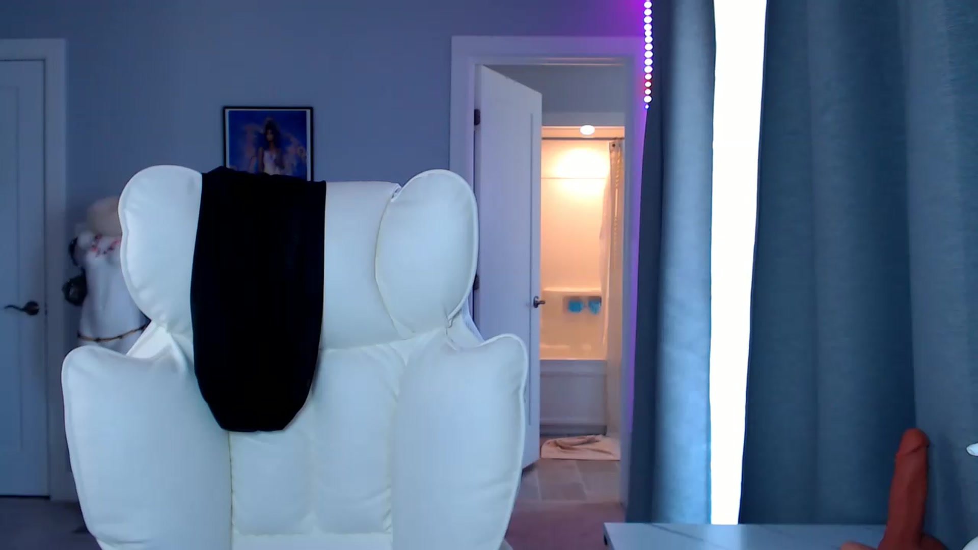 Gallery image thumbnail from GemmaMinx's myfreecams stream on, 07/27/2026, 19:11 image 3 of 20