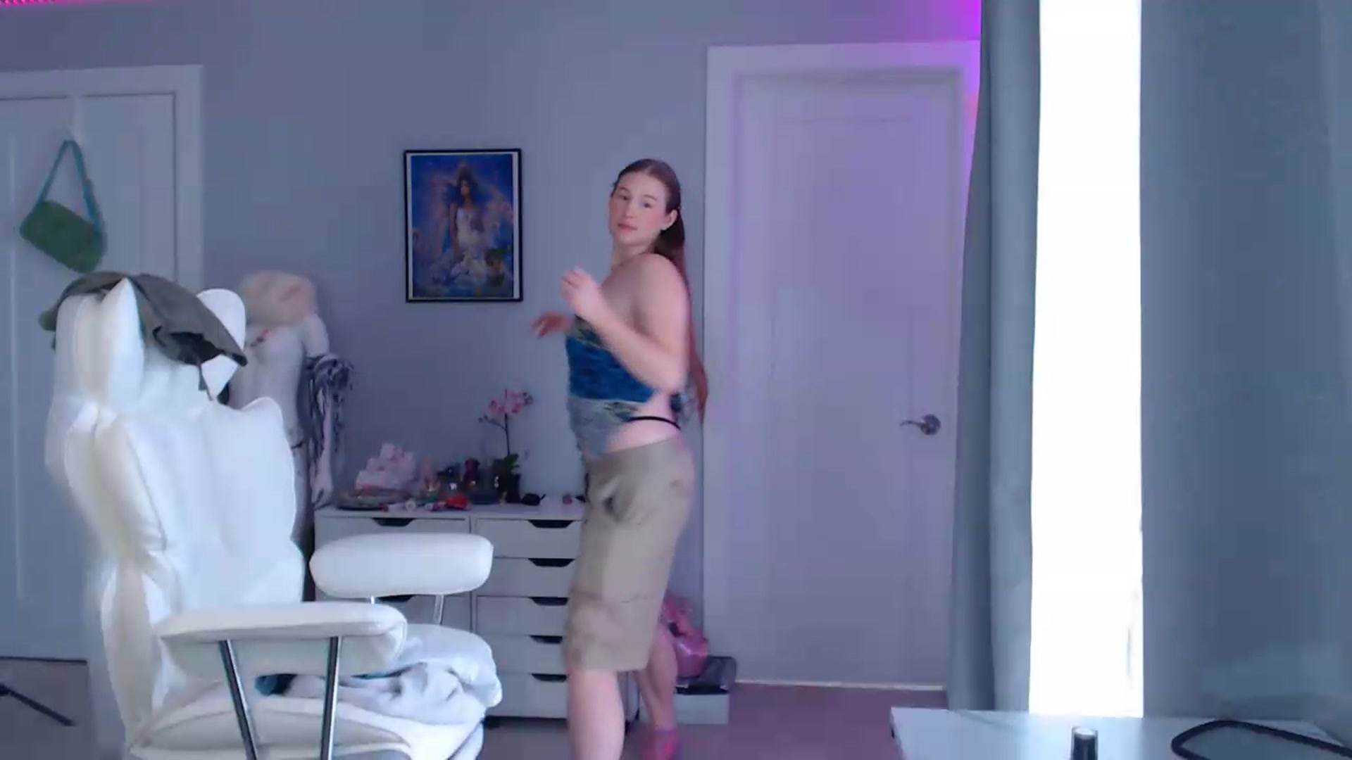 Gallery image thumbnail from GemmaMinx's myfreecams stream on, 07/28/2026, 16:30 image 11 of 20