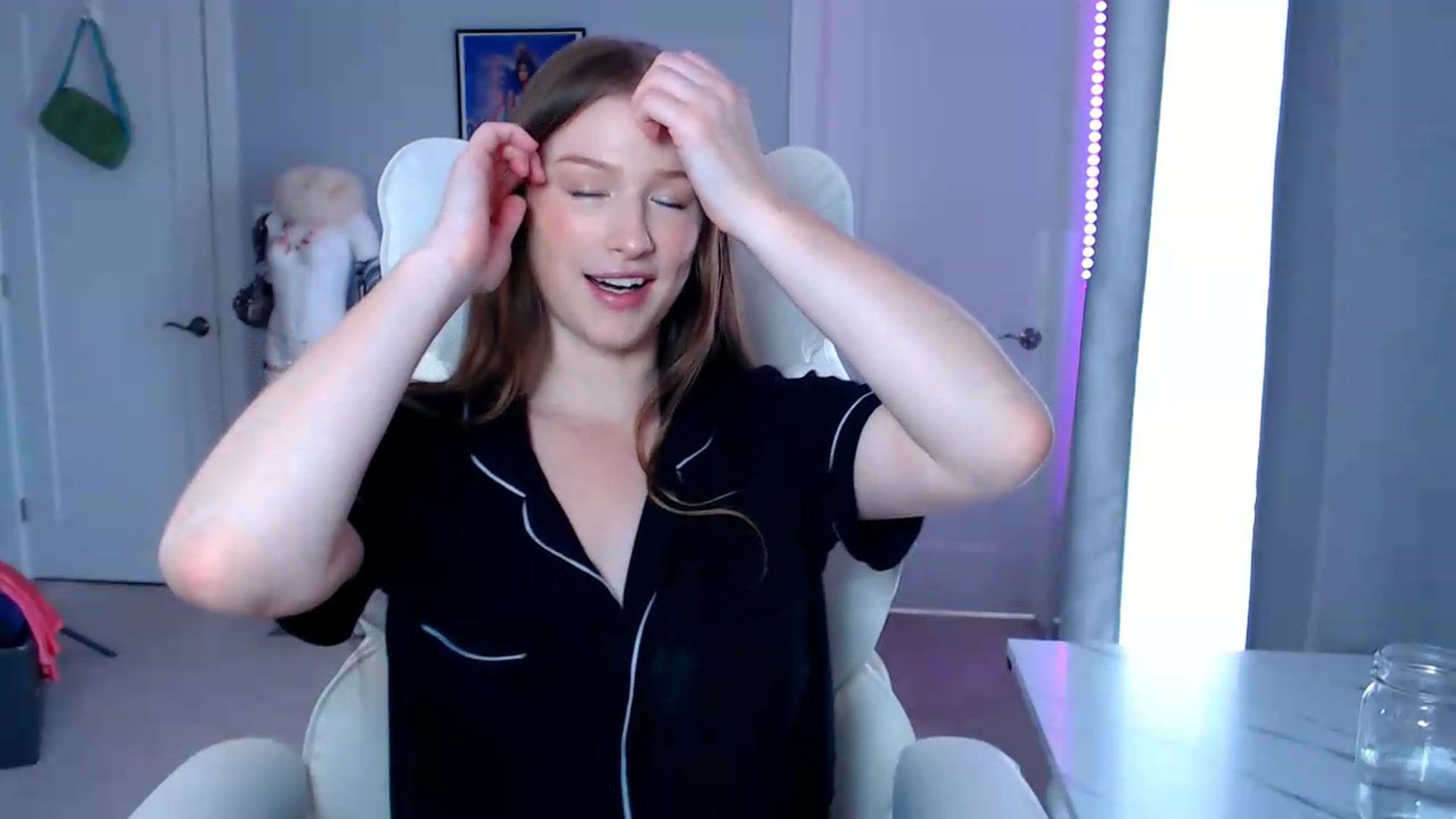 Gallery image thumbnail from GemmaMinx's myfreecams stream on, 07/29/2026, 19:01 image 18 of 20
