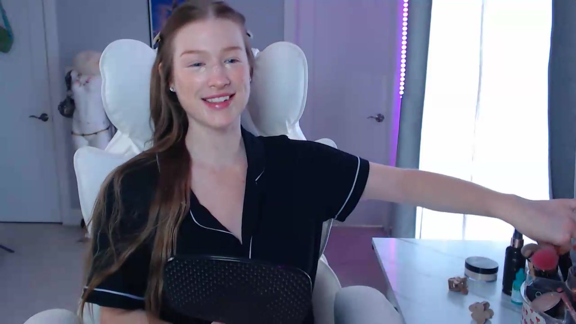 Gallery image thumbnail from GemmaMinx's myfreecams stream on, 07/29/2026, 19:01 image 4 of 20