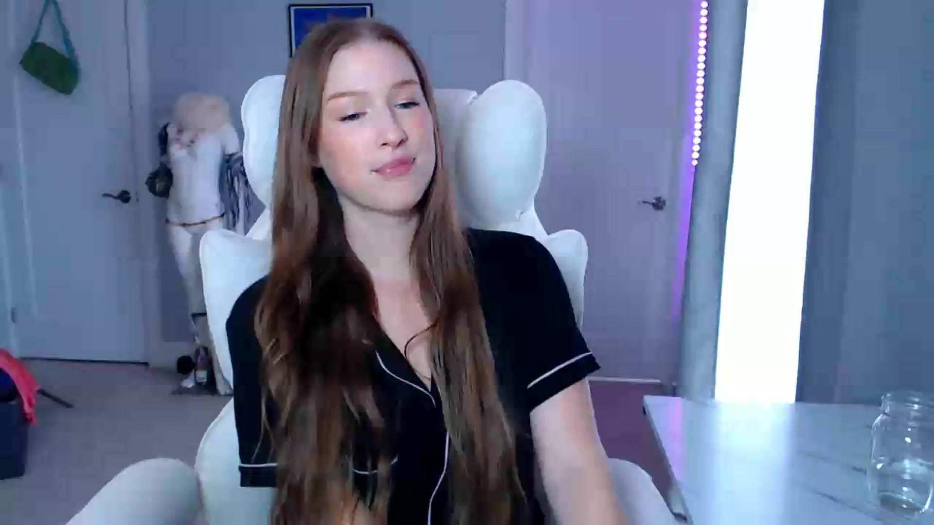 Gallery image thumbnail from GemmaMinx's myfreecams stream on, 07/29/2026, 19:01 image 19 of 20
